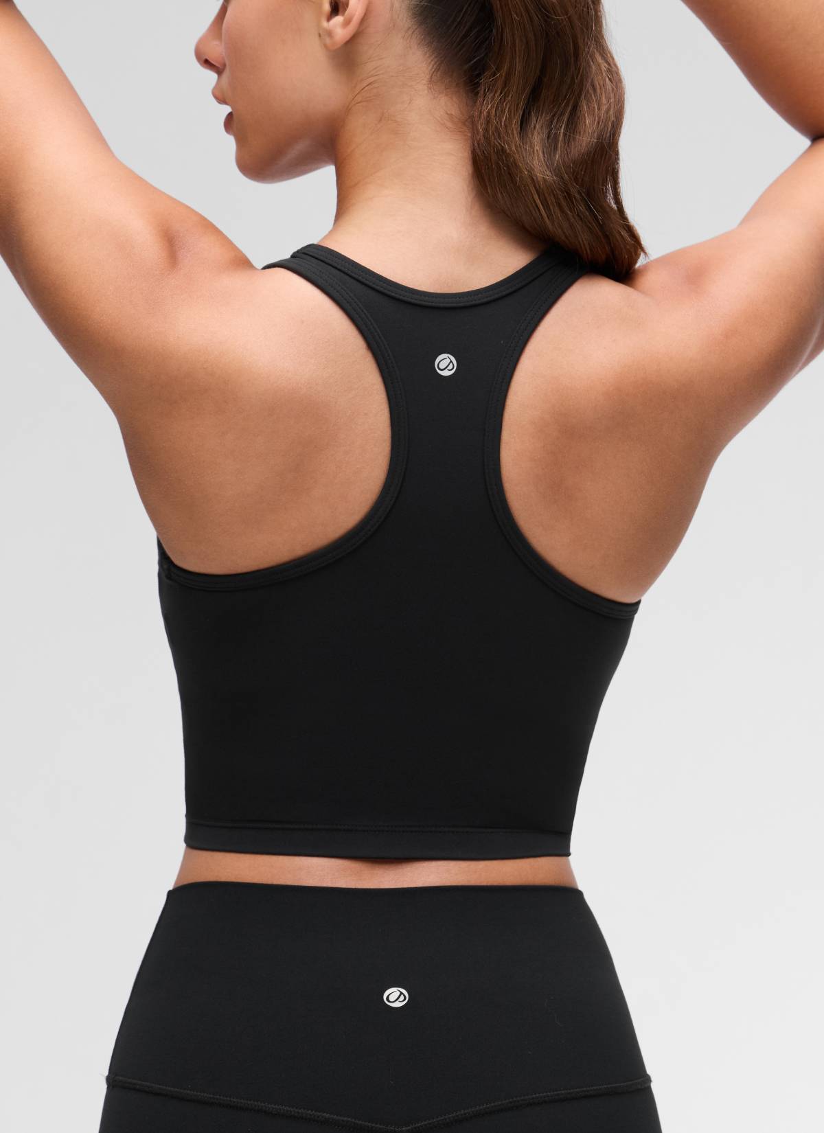 CRZ YOGA Women's Yoga Low support Butterluxe Scoop Neck Bra Y-Back Black @model_info:Maria