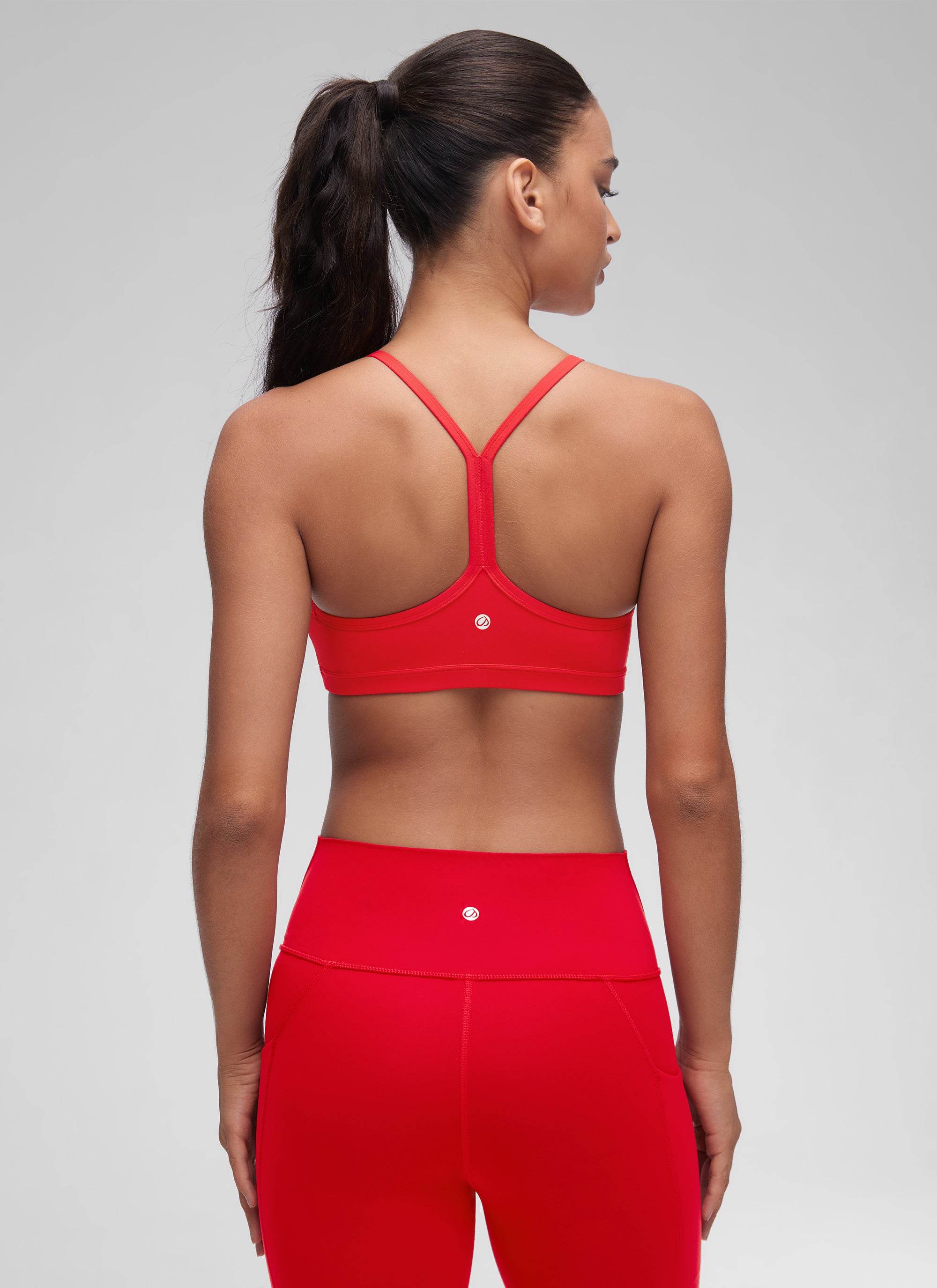 CRZ YOGA Butterluxe Womens Ruched V Neck Yoga Padded Sports Bra Deep Red @model_info:Winma