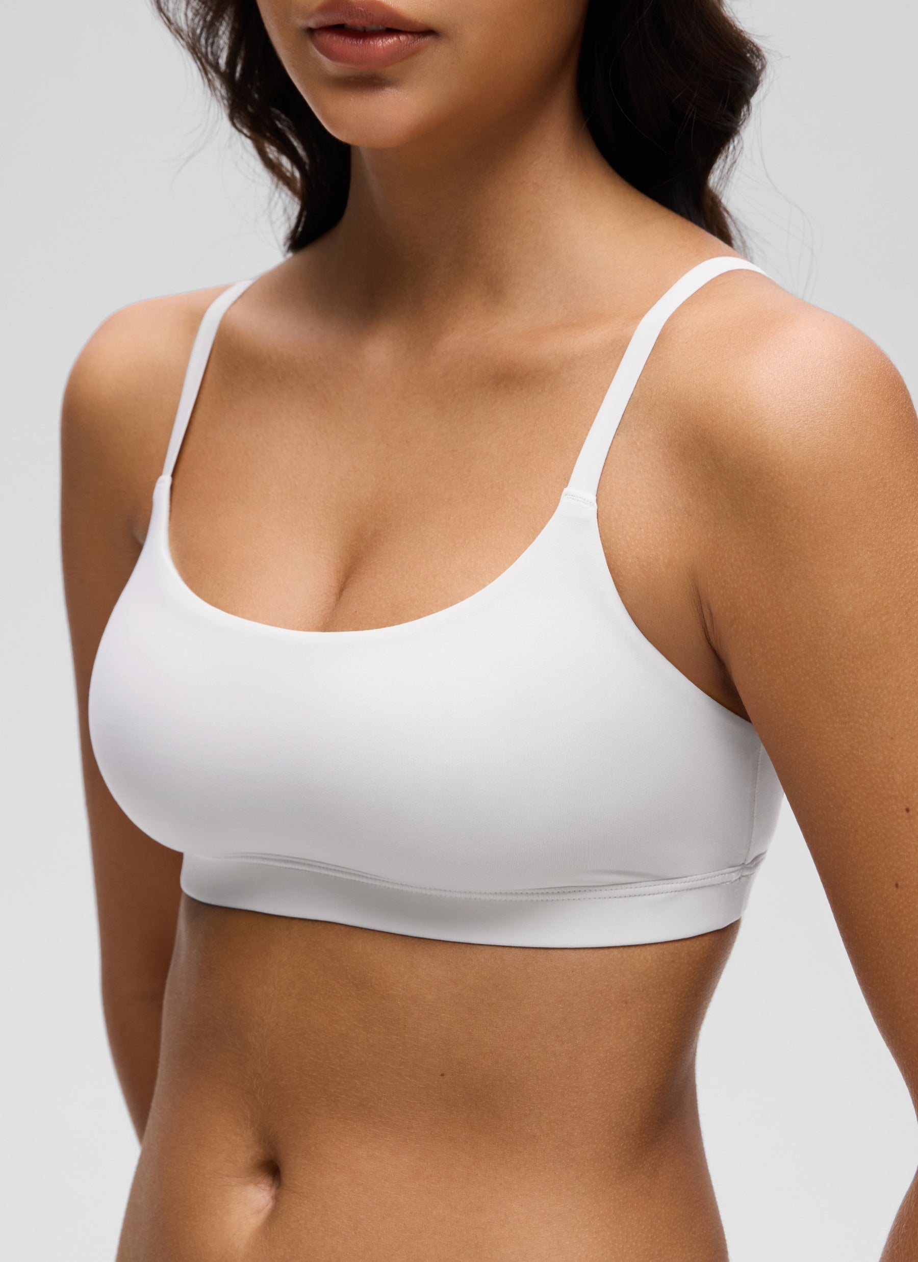 CRZ YOGA Women's Softhold Wireless Scoop Neck  Everyday Bra Adjustable Snow White @model_info:Liss