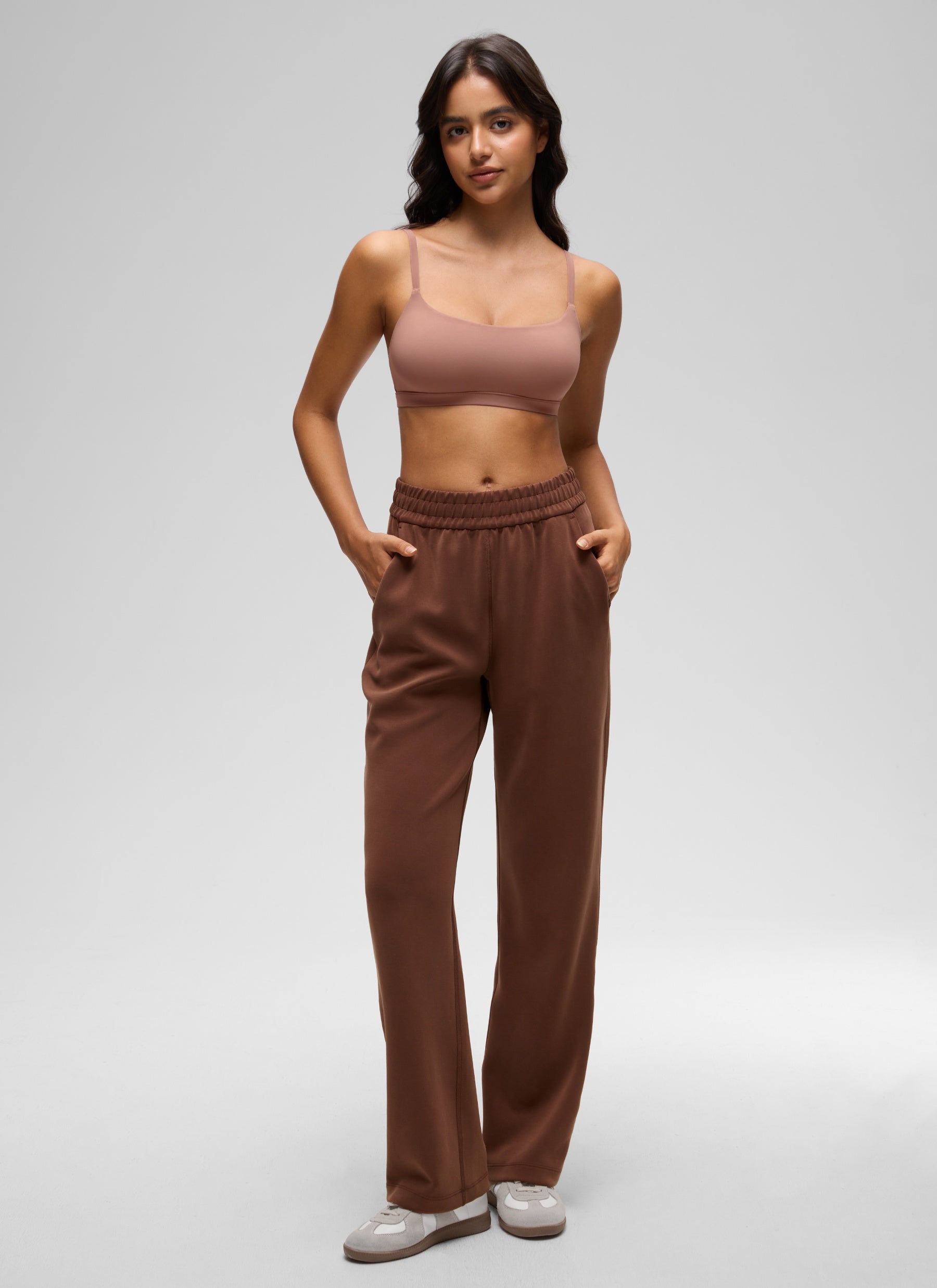 CRZ YOGA Women's Softhold Wireless Scoop Neck  Everyday Bra Adjustable Twilight Rose Pink @model_info:Liss