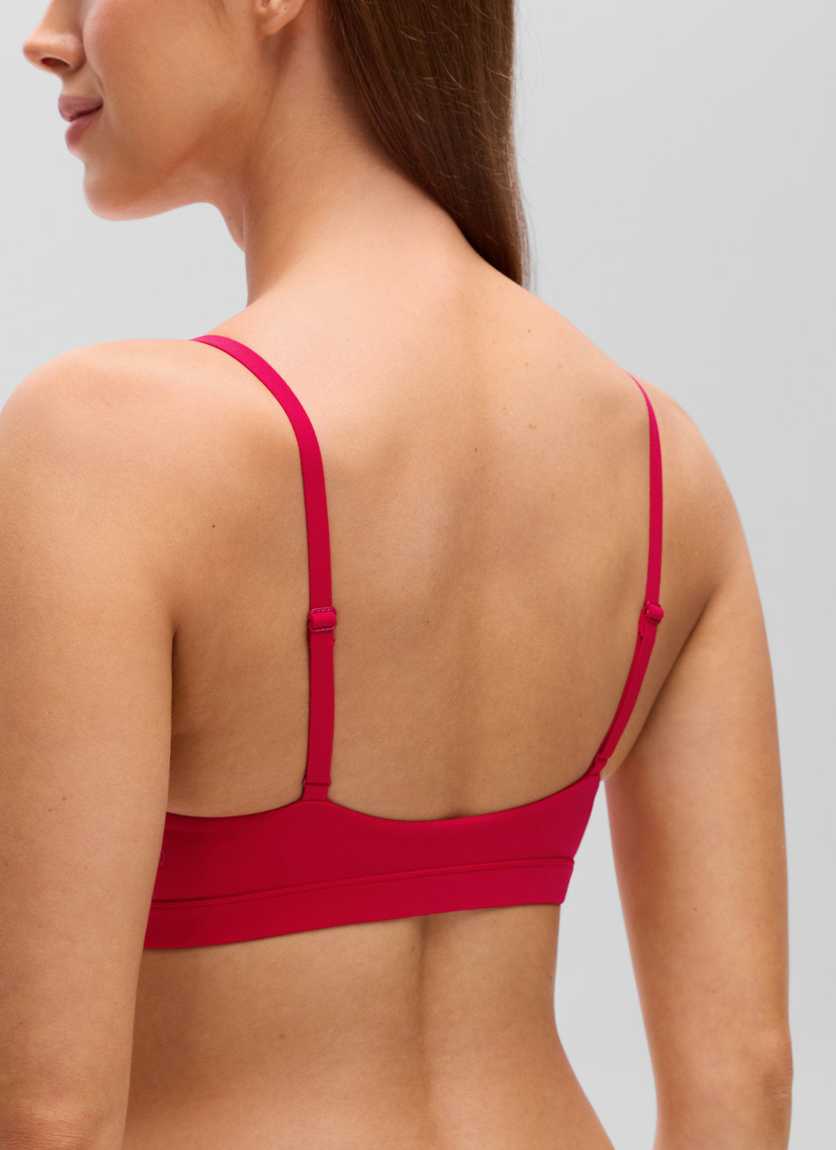 CRZ YOGA Softhold Womens Double Lined Wireless Triangle Bralette Lipstick Red @model_info:Lary