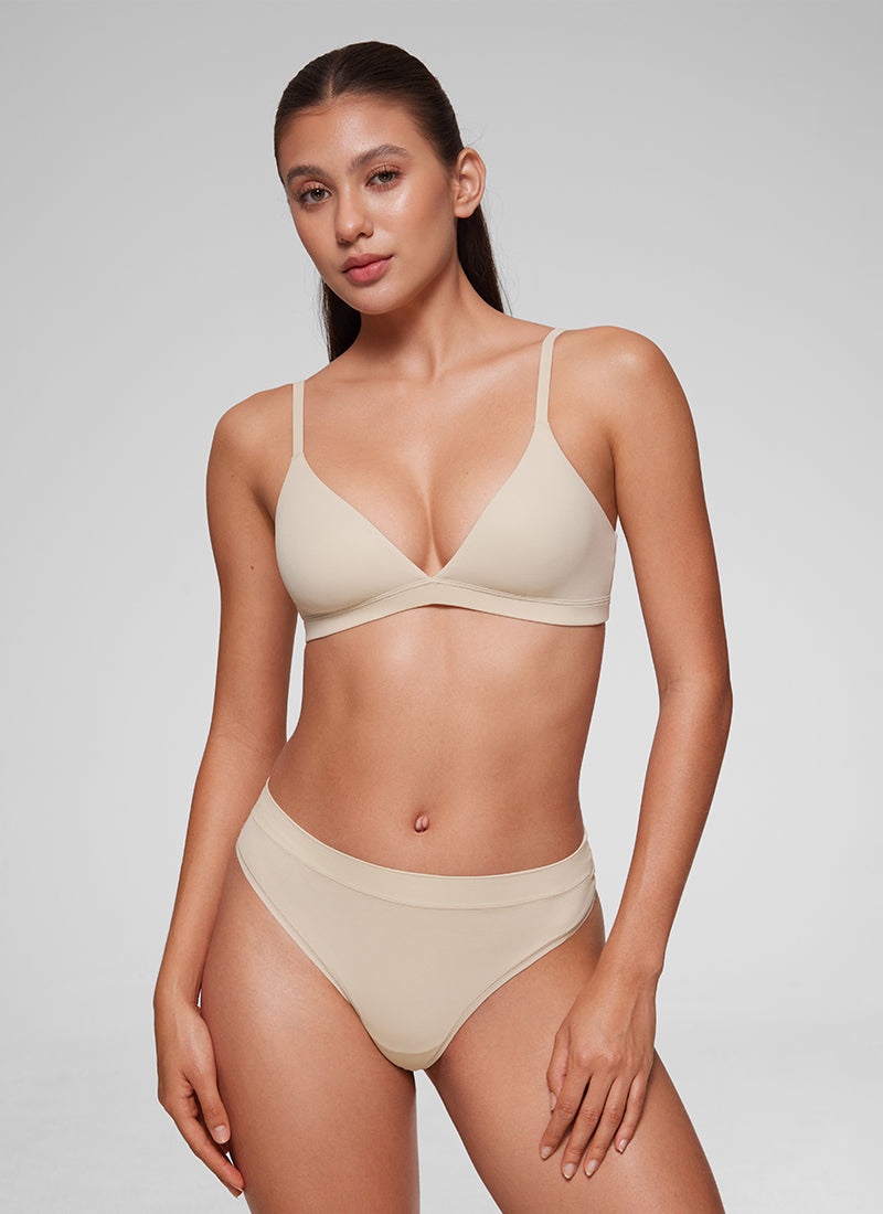 CRZ YOGA Softhold Womens Double Lined Wireless Triangle Bralette Mojave Tan 2 @model_info:Thais