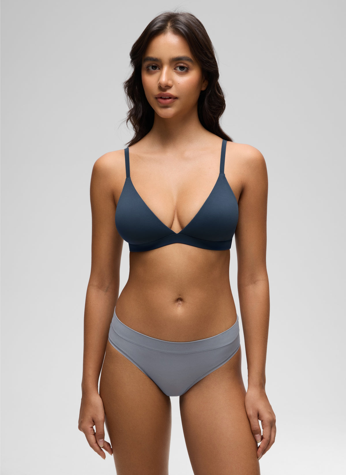 CRZ YOGA Softhold Womens Double Lined Wireless Triangle Bralette Sargasso @model_info:Liss