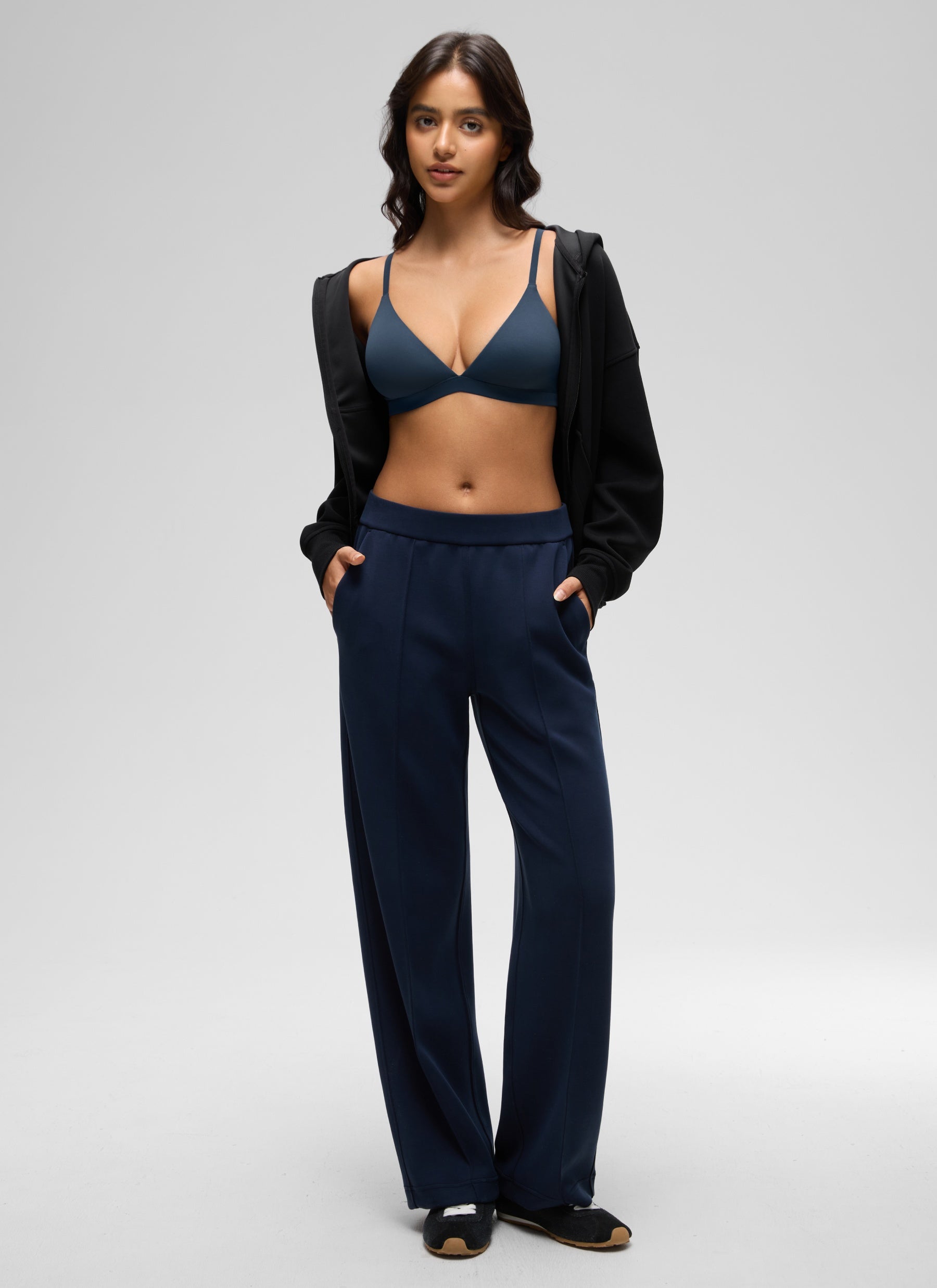 CRZ YOGA Softhold Womens Double Lined Wireless Triangle Bralette Sargasso @model_info:Liss