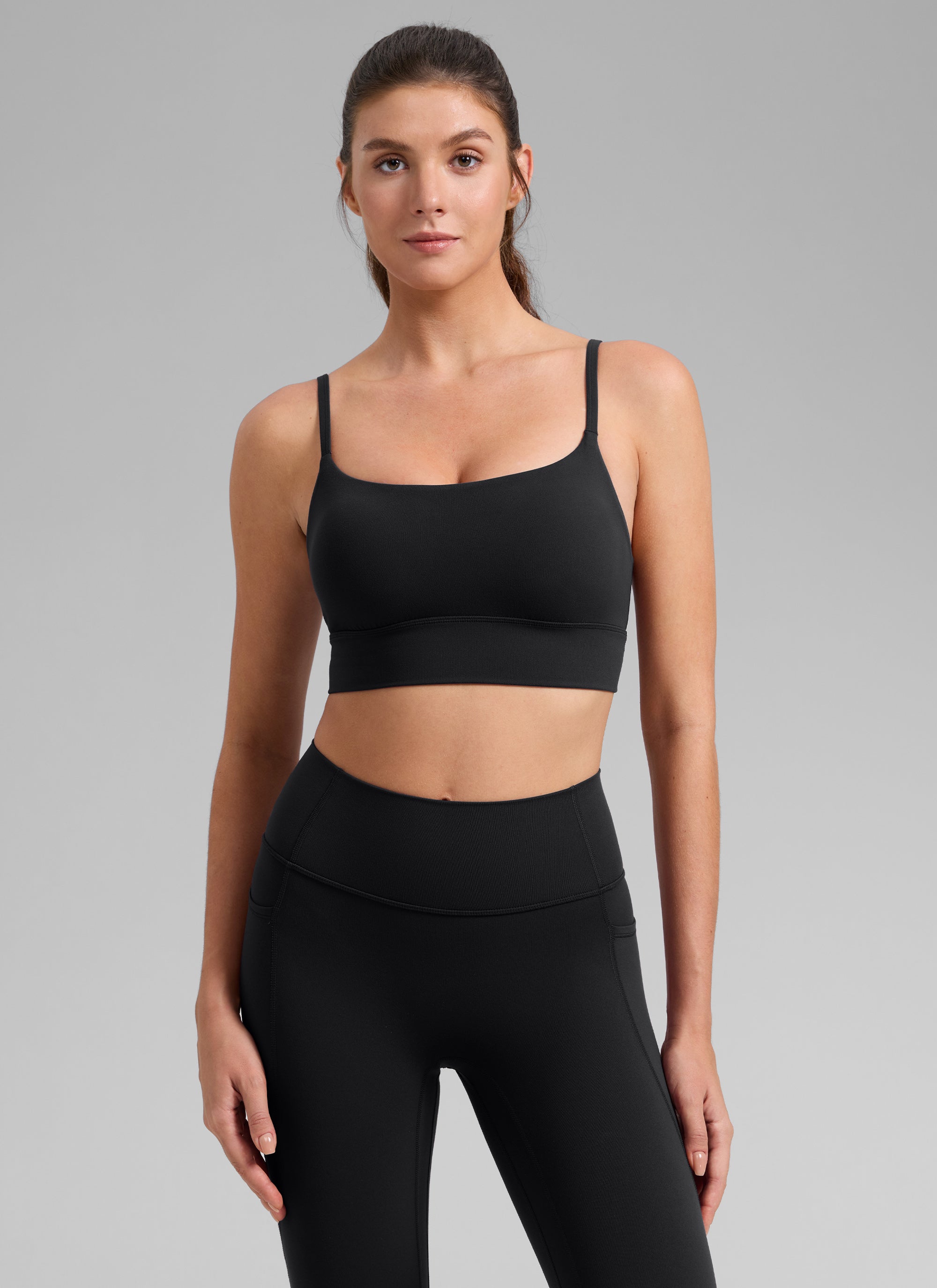 CRZ YOGA Women's Butterlift Yoga Longline Built in Bra Sports Bra Black @model_info:Gelya