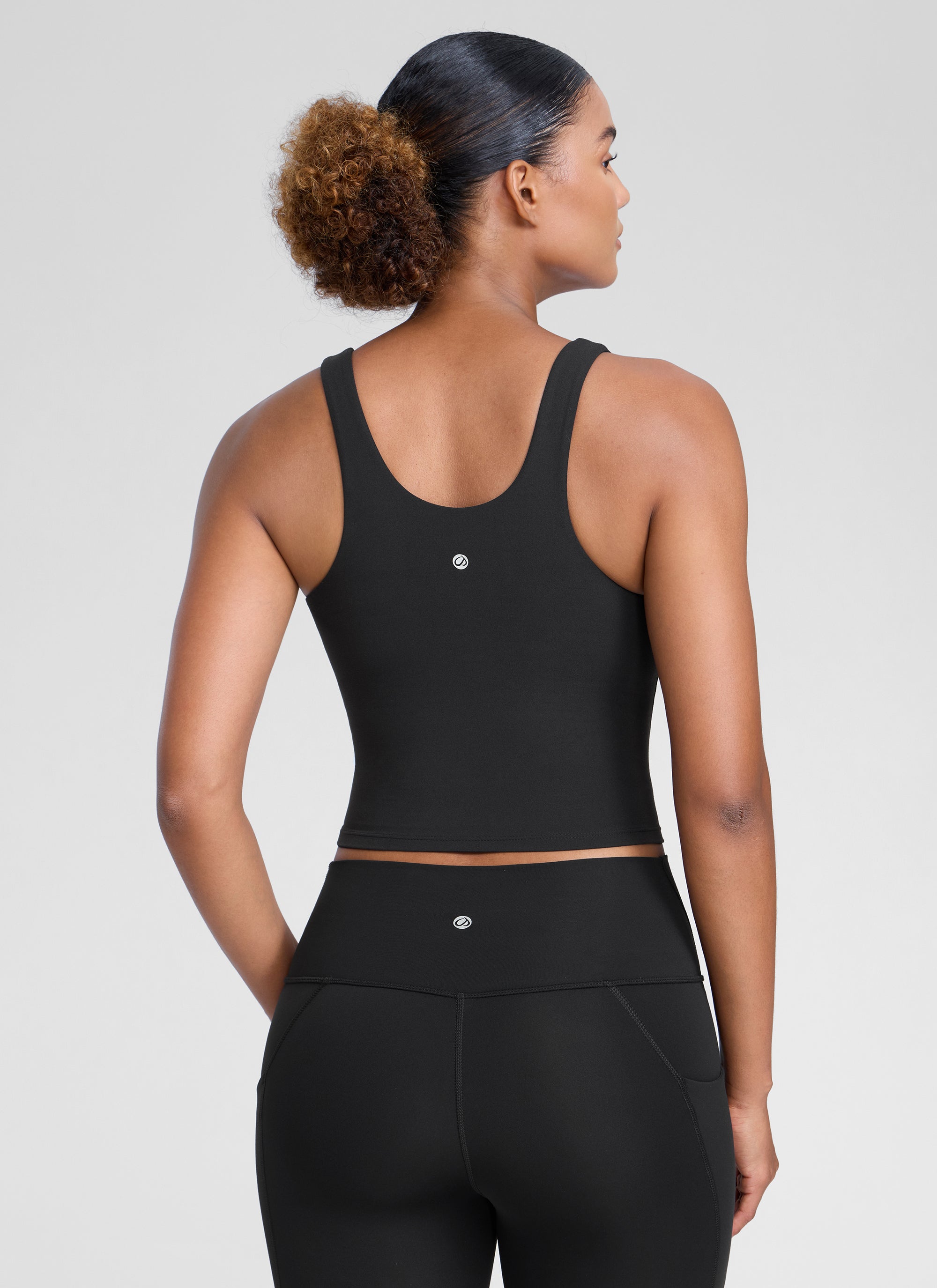 CRZ YOGA Womens Butterlift Racerback U Neck Yoga Built in Bra Tank Black @model_info:Barbara