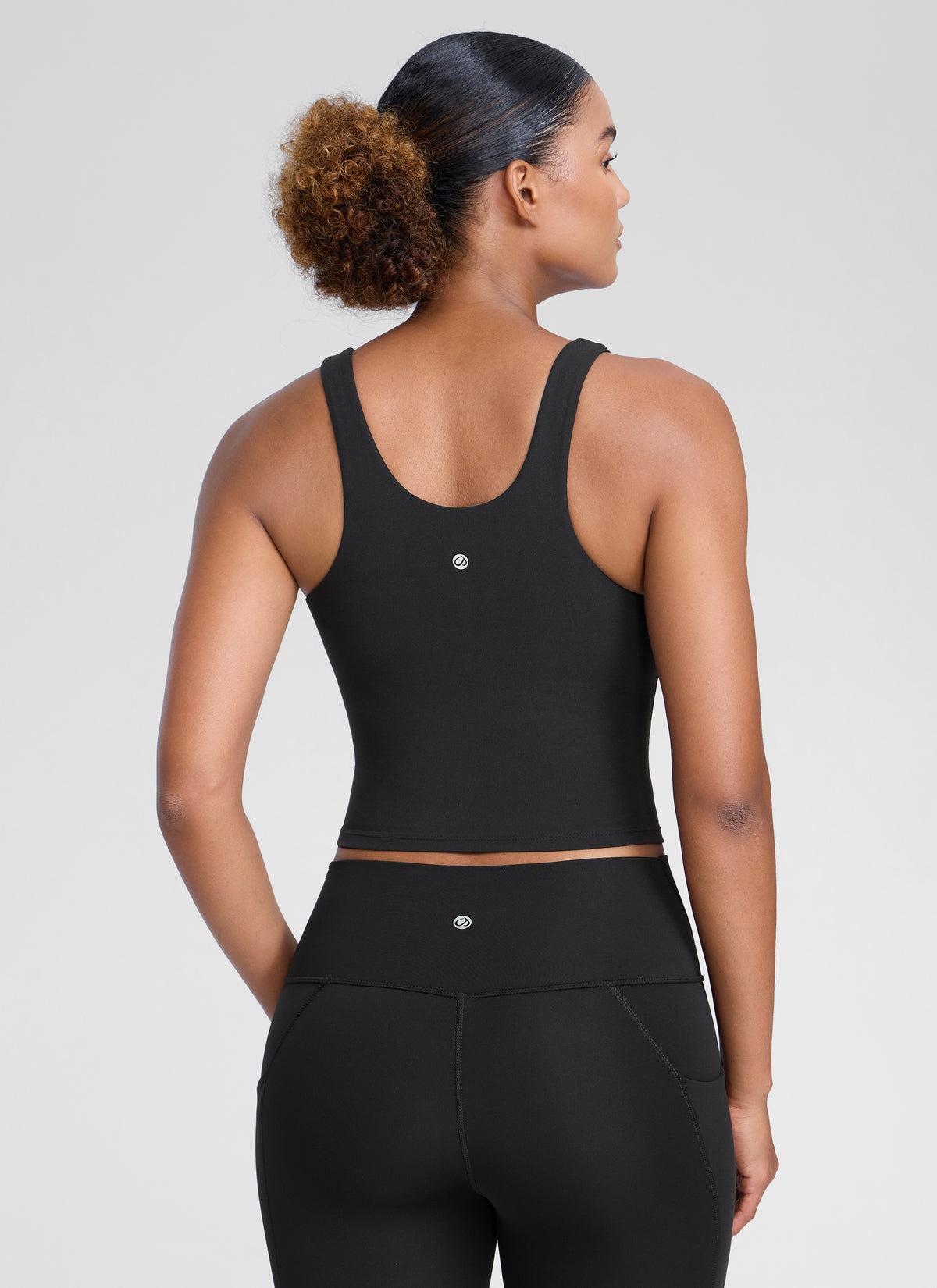 CRZ YOGA Womens Butterlift Racerback U Neck Yoga Built in Bra Tank Black @model_info:Barbara