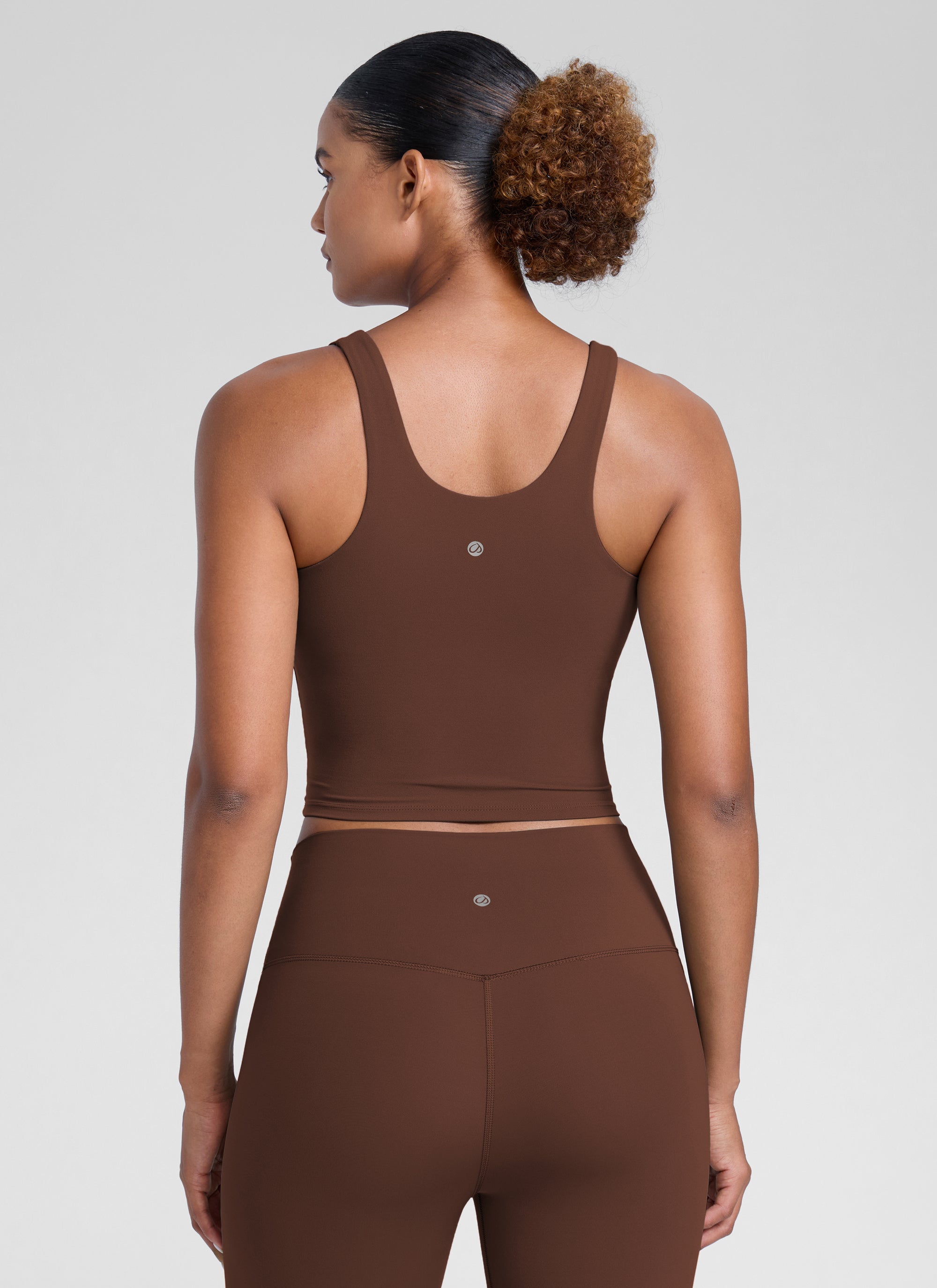 CRZ YOGA Womens Butterlift Racerback U Neck Yoga Built in Bra Tank Coffee Brown @model_info:Barbara