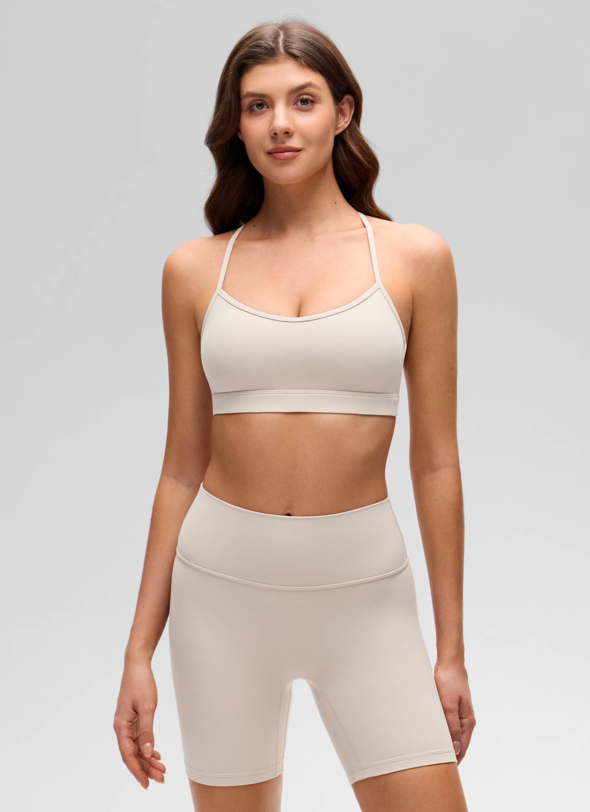 CRZ YOGA Women's Butterluxe Yoga Scoop Neck Cross Back Sports Bra Mojave Tan @model_info:Gelya