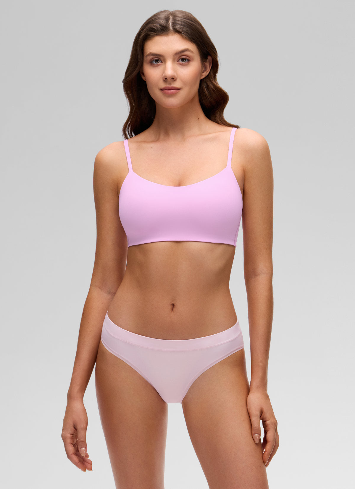 CRZ YOGA Women's Softhold Casual V Neck Mold Spaghetti Strap Bralette Vita Pink @model_info:Gelye