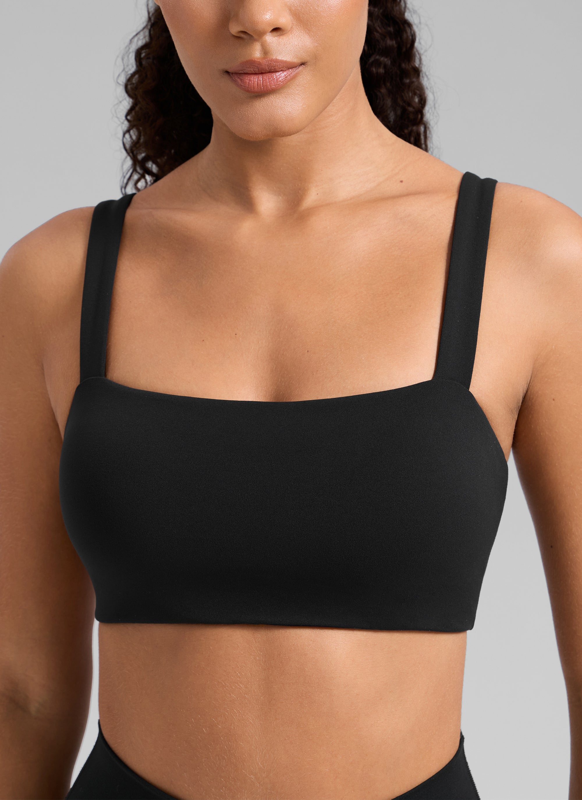 CRZ YOGA Women's Butterlift Workout Square Neck Built in Sports Bra Black @model_info:Gabi