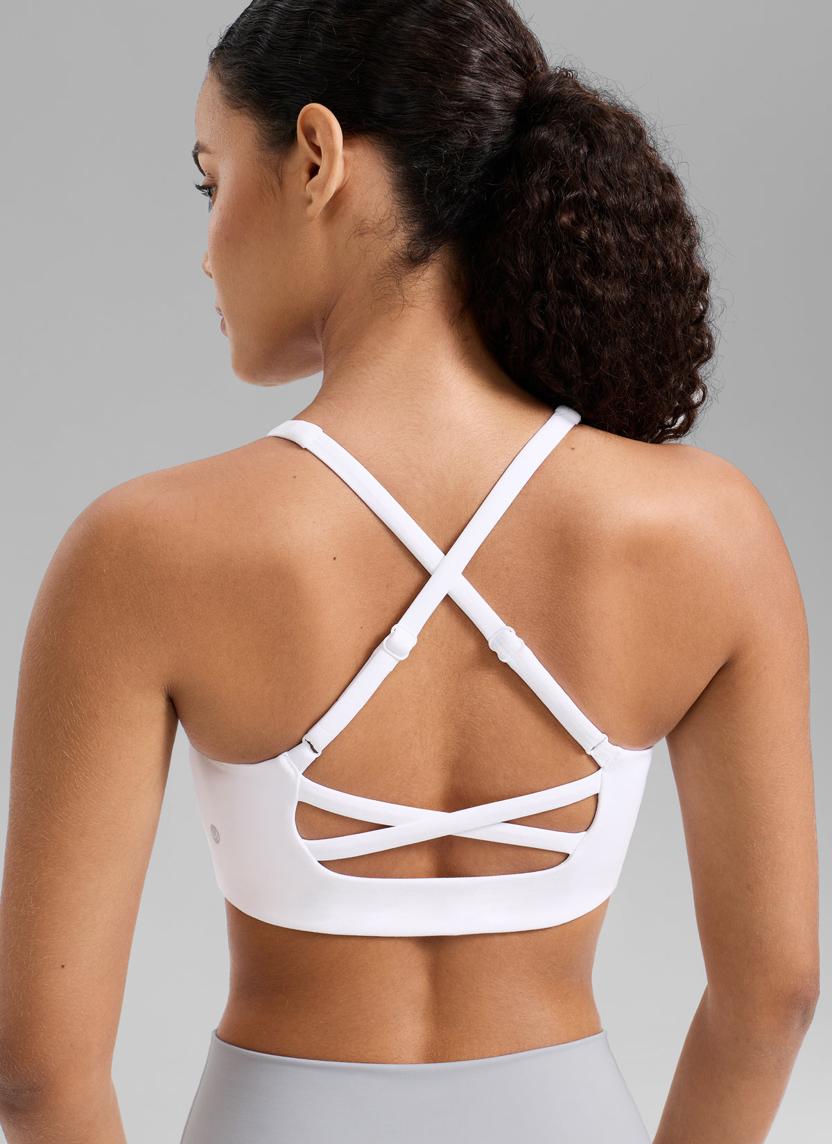 CRZ YOGA Women's Butterlift Workout Cross Back Built in Bra Sports Bra White @model_info:Gabi