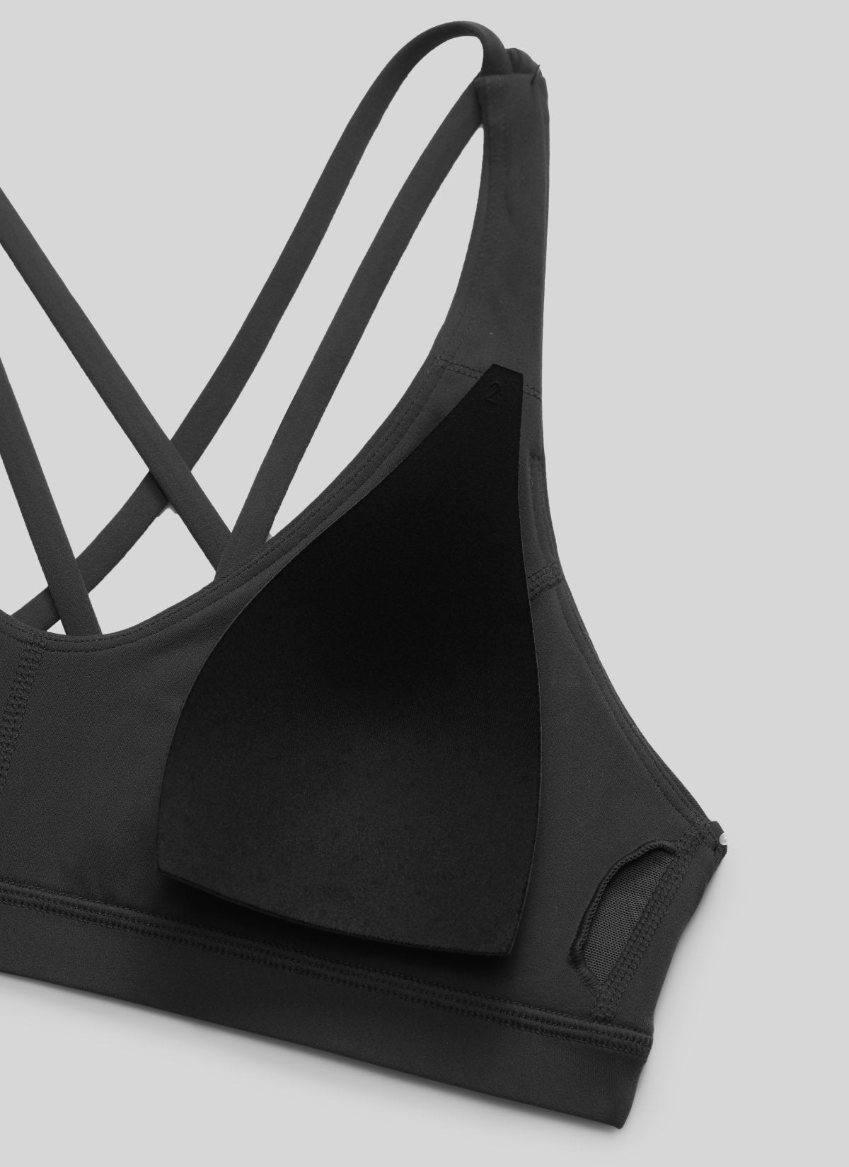 CRZ YOGA Women's Butterlift Workout U Neck Cross Back Sports Bra Black @model_info:DETAIL