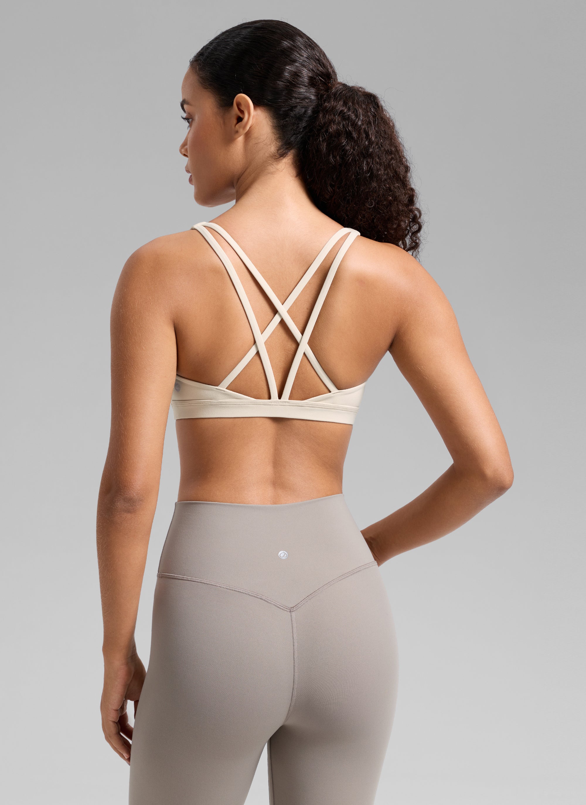 CRZ YOGA Women's Butterlift Workout U Neck Cross Back Sports Bra Mojave Tan @model_info:Gabi