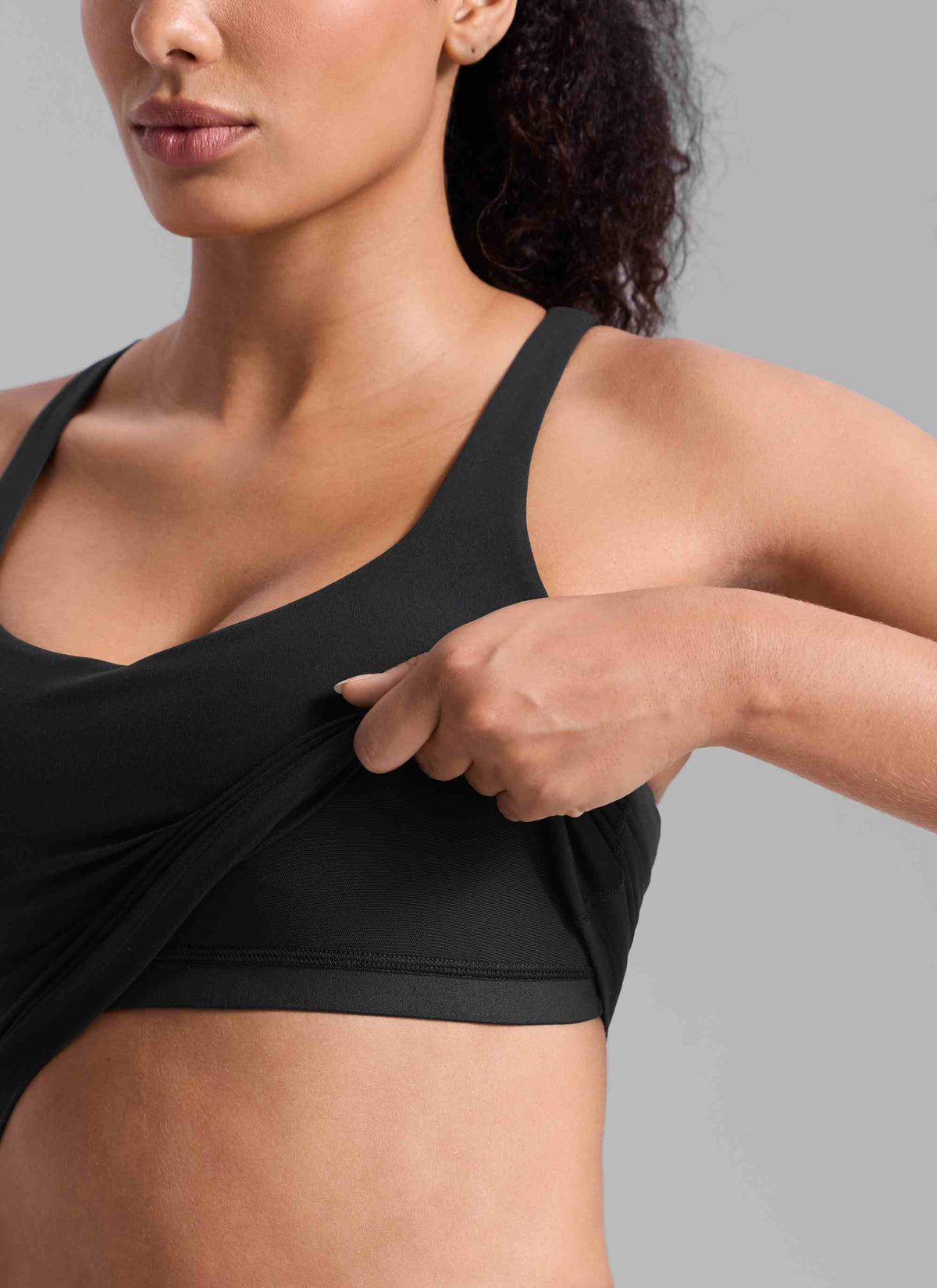CRZ YOGA Women's Butterlift Workout V Neck Racerback Built in Bra Tank Black @model_info:Nicole