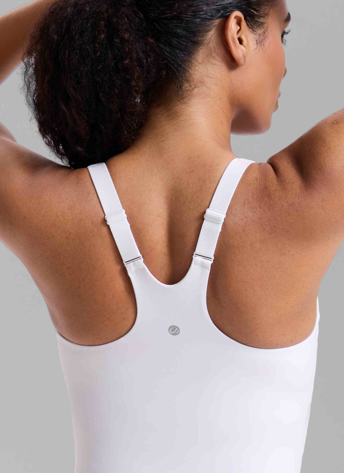CRZ YOGA Women's Butterlift Workout V Neck Racerback Built in Bra Tank White @model_info:Nicole