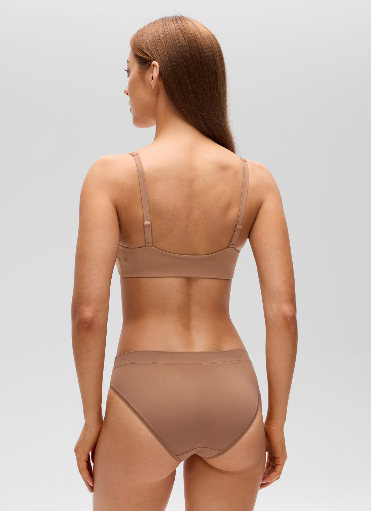 CRZ YOGA Women's Softhold Casual V Neck Backless Double Lined Bralette Gravel Beige @model_info:Lary