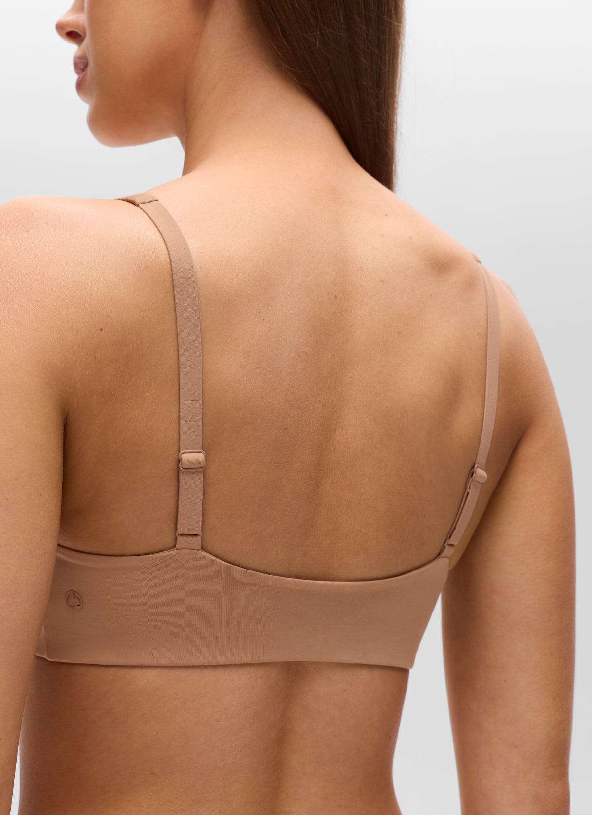 CRZ YOGA Women's Softhold Casual V Neck Backless Double Lined Bralette Gravel Beige @model_info:Lary