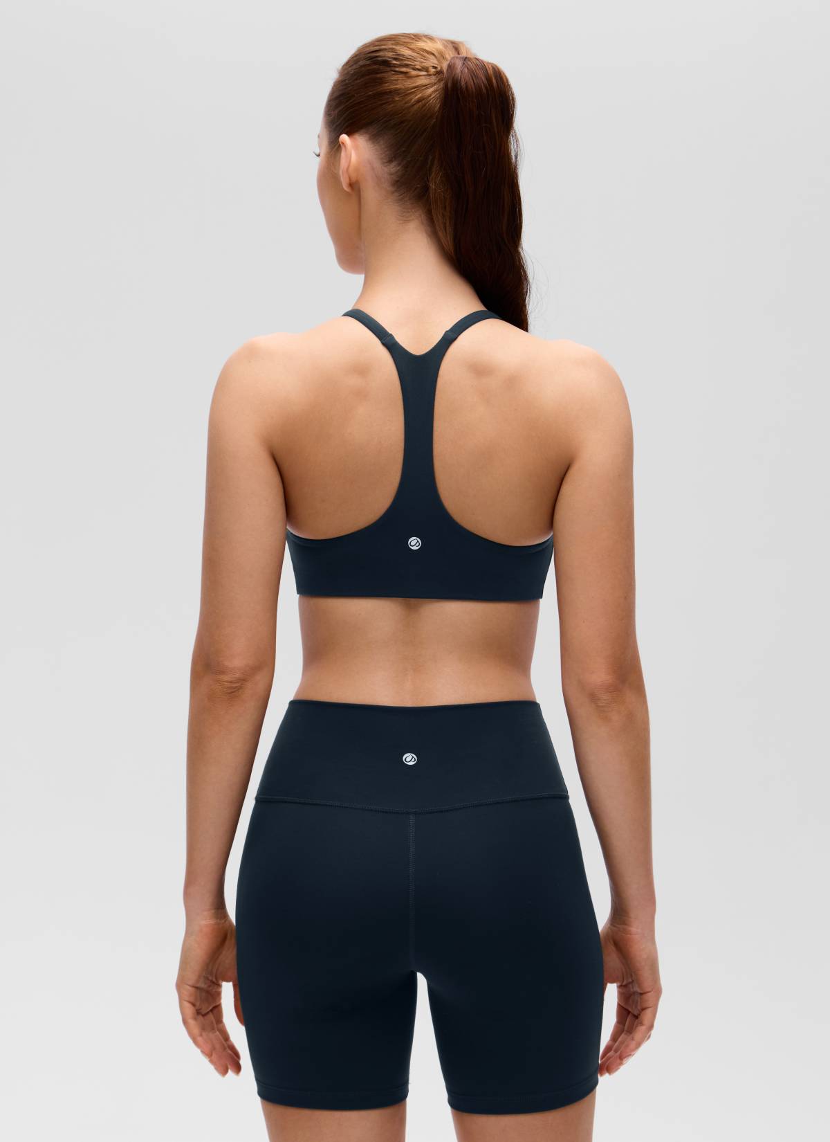 CRZ YOGA Women's Butterluxe V Neck  Racerback Thin Straps Sports Bra True Navy @model_info:Lary