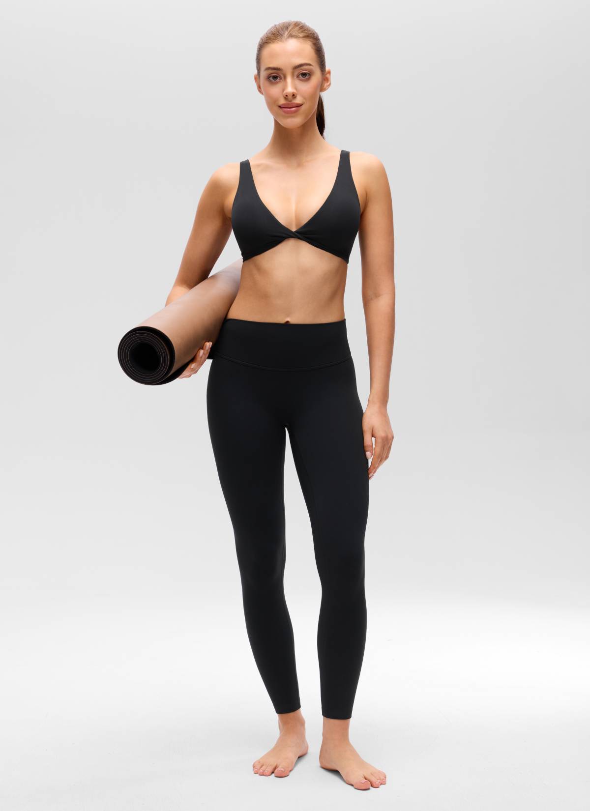 CRZ YOGA Women's Butterluxe Yoga Twist V Neck U Back Sports Bra Black @model_info:Lary