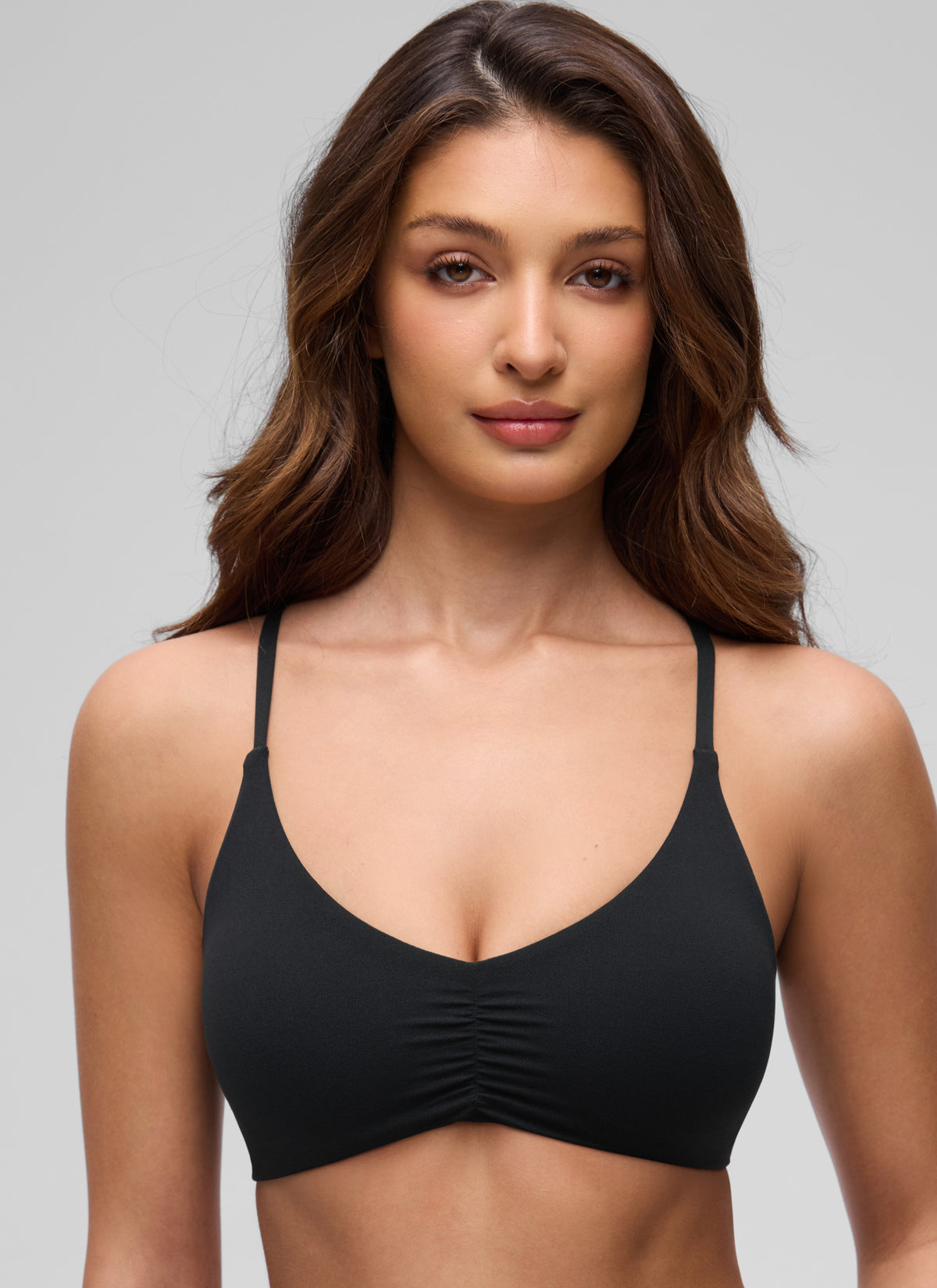 CRZ YOGA Women's Butterluxe Yoga V Neck Strappy Open Back Sports Bra Black @model_info:I