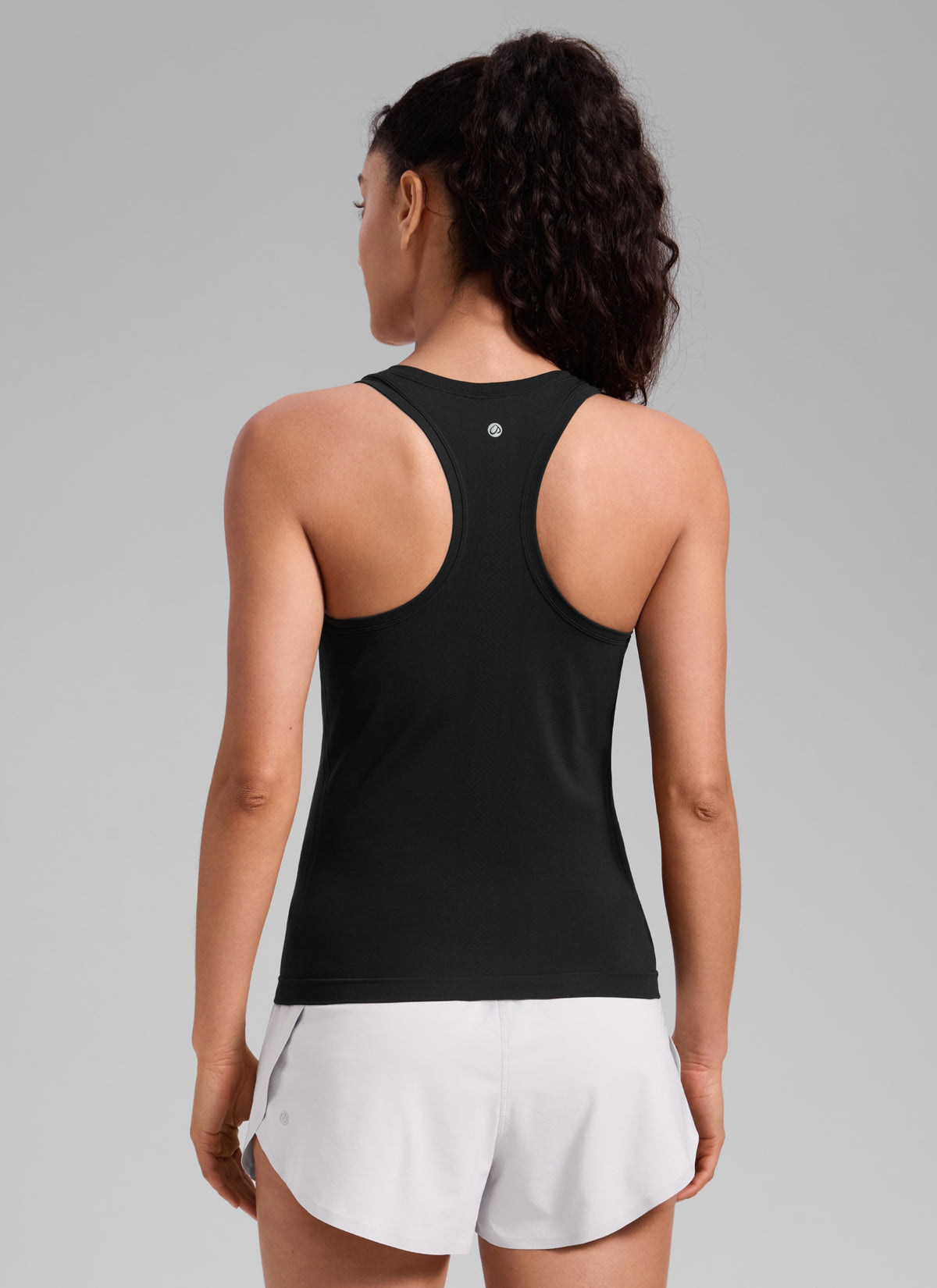 CRZ YOGA Women's Yoga Slim Fit Seamless Tank Crew Neck Racerback Black @model_info:Larissa