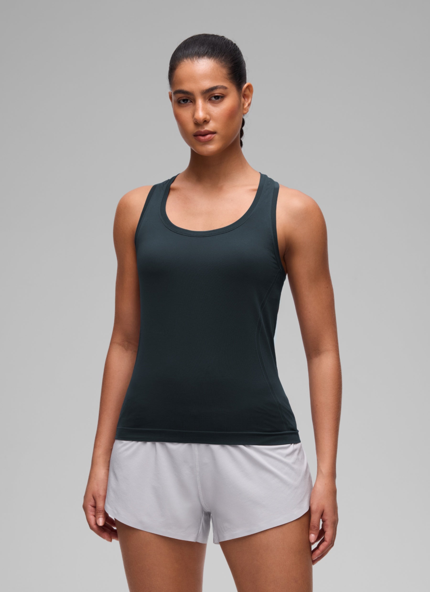 CRZ YOGA Women's Yoga Slim Fit Seamless Tank Crew Neck Racerback True Navy @model_info:C