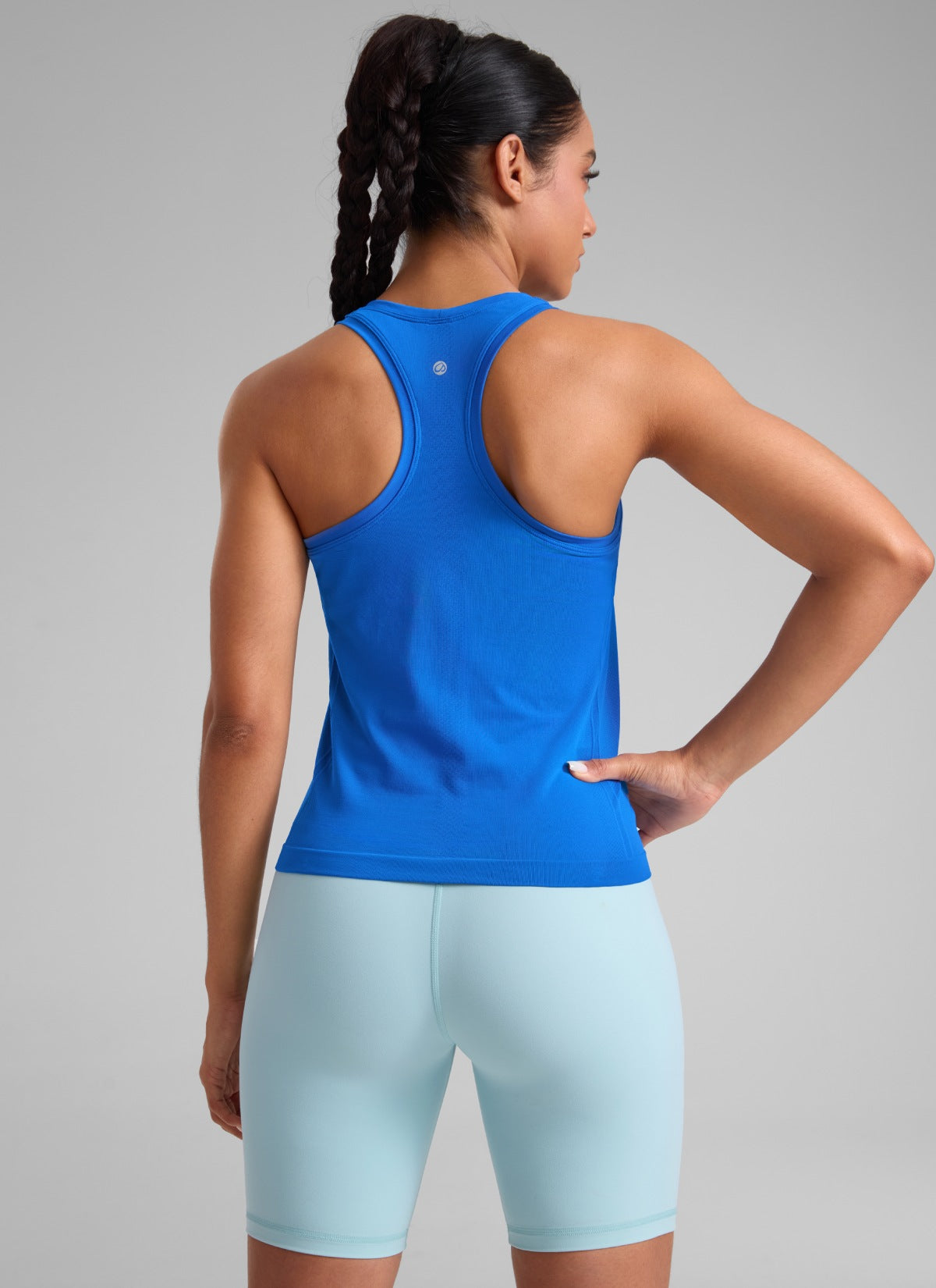 CRZ YOGA Women's Yoga Slim Fit Seamless Tank Crew Neck Racerback Sparkle Blue @model_info:Amanda