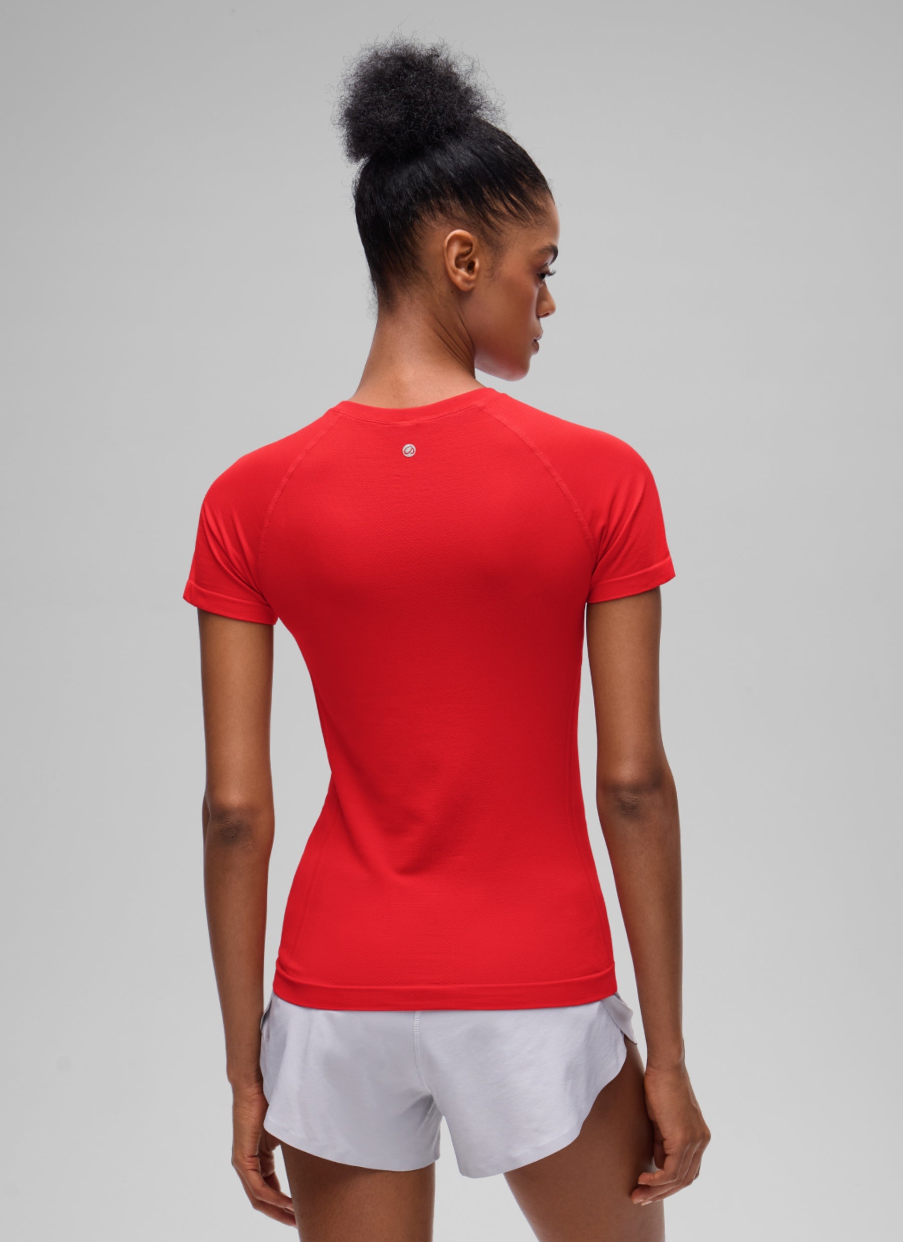 CRZ YOGA Women's Running Classic Fit Shirts Seamless Short Sleeves Deep Red @model_info:D