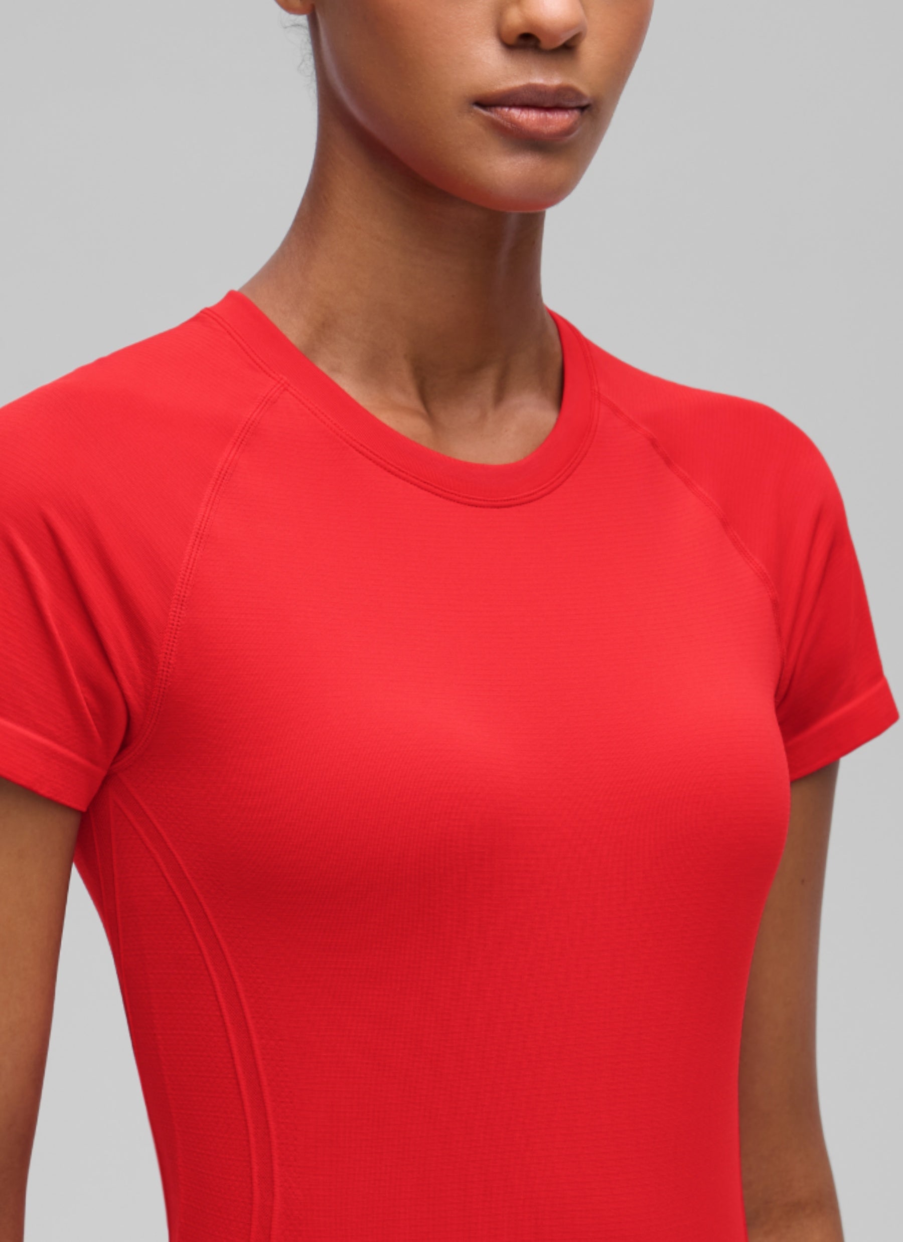 CRZ YOGA Women's Running Classic Fit Shirts Seamless Short Sleeves Deep Red @model_info:D
