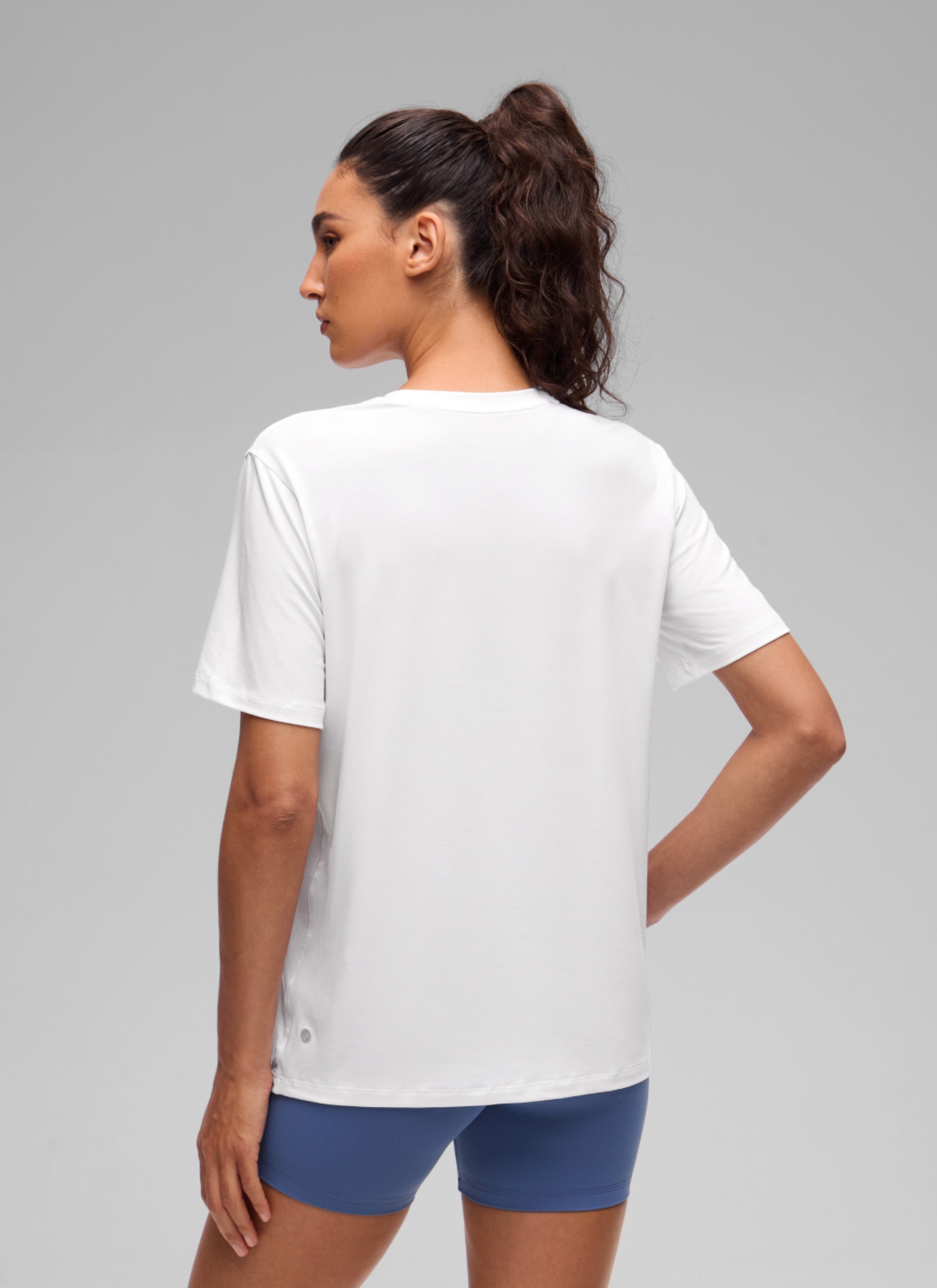 CRZ YOGA Women's Quick Dry Crewneck Relaxed Fit Short Sleeve White @model_info:V