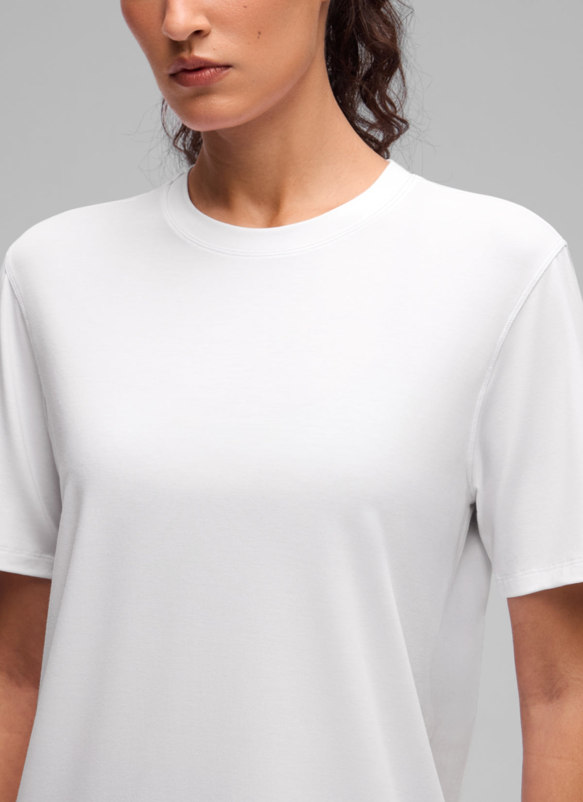 CRZ YOGA Women's Quick Dry Crewneck Relaxed Fit Short Sleeve White @model_info:V
