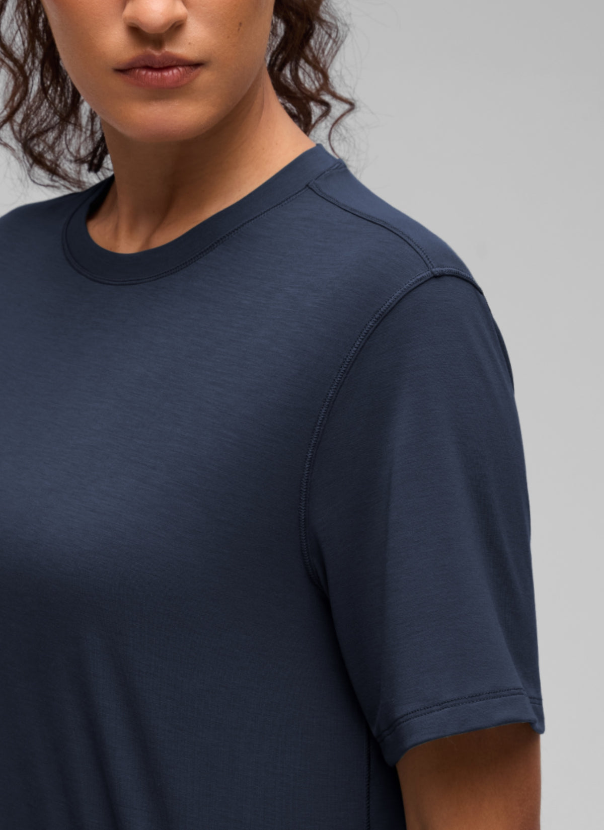 CRZ YOGA Women's Quick Dry Crewneck Relaxed Fit Short Sleeve Club Blue @model_info:V
