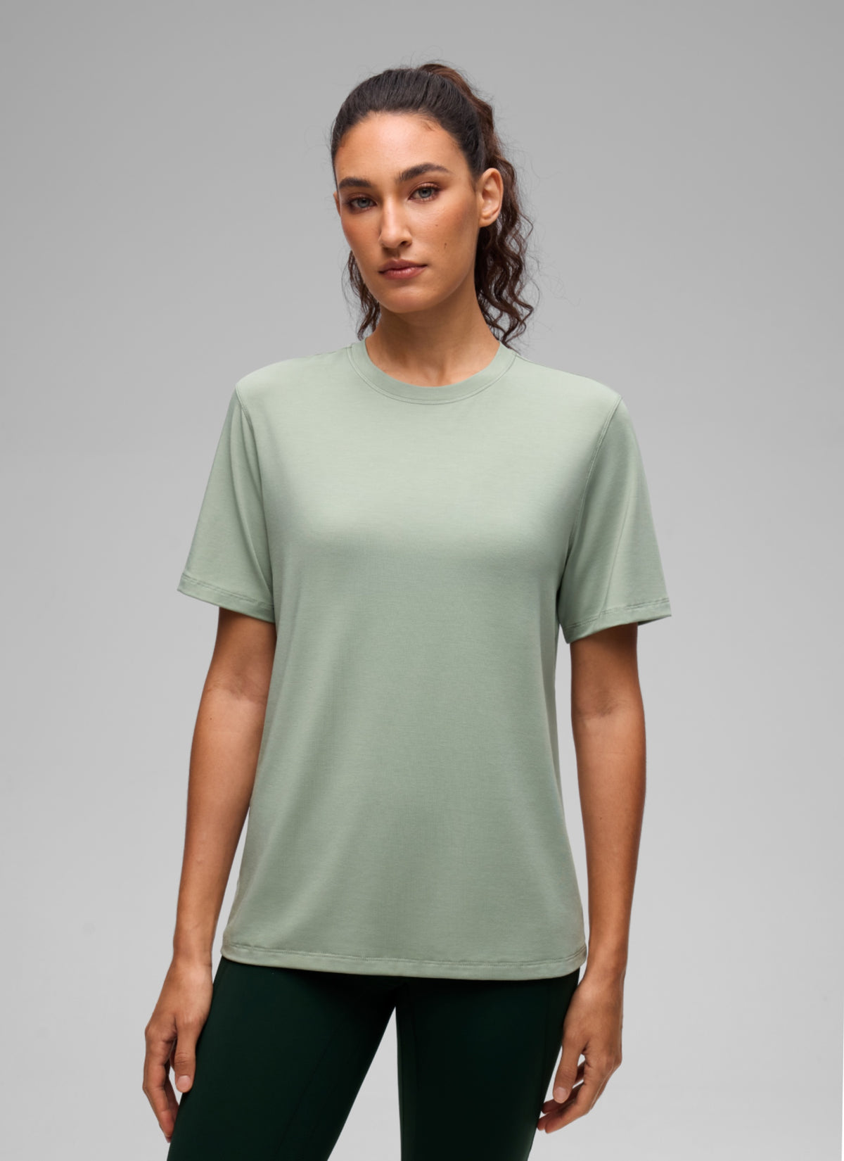 CRZ YOGA Women's Quick Dry Crewneck Relaxed Fit Short Sleeve Fog Green @model_info:V