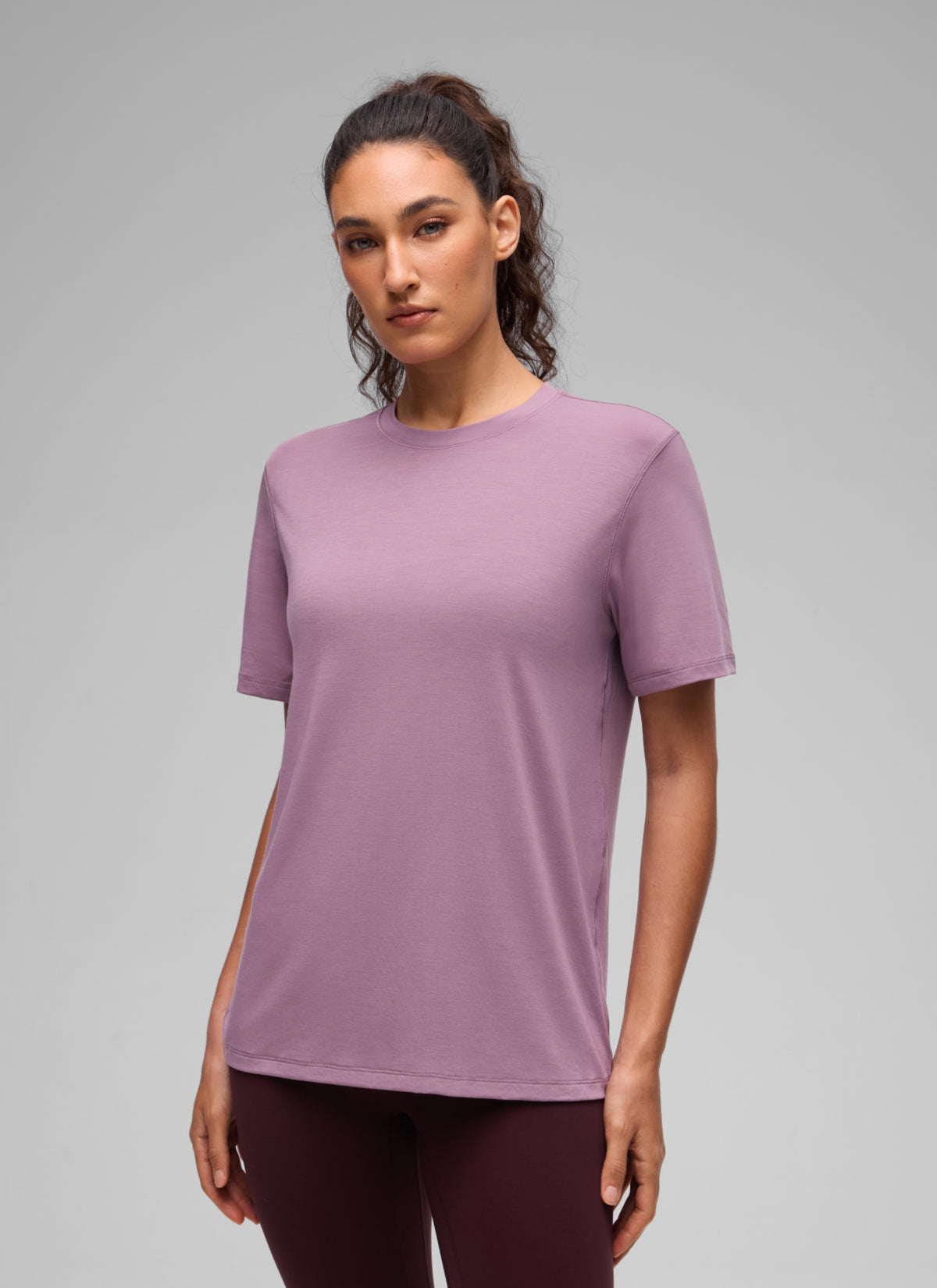 CRZ YOGA Women's Quick Dry Crewneck Relaxed Fit Short Sleeve Light Lavender @model_info:V