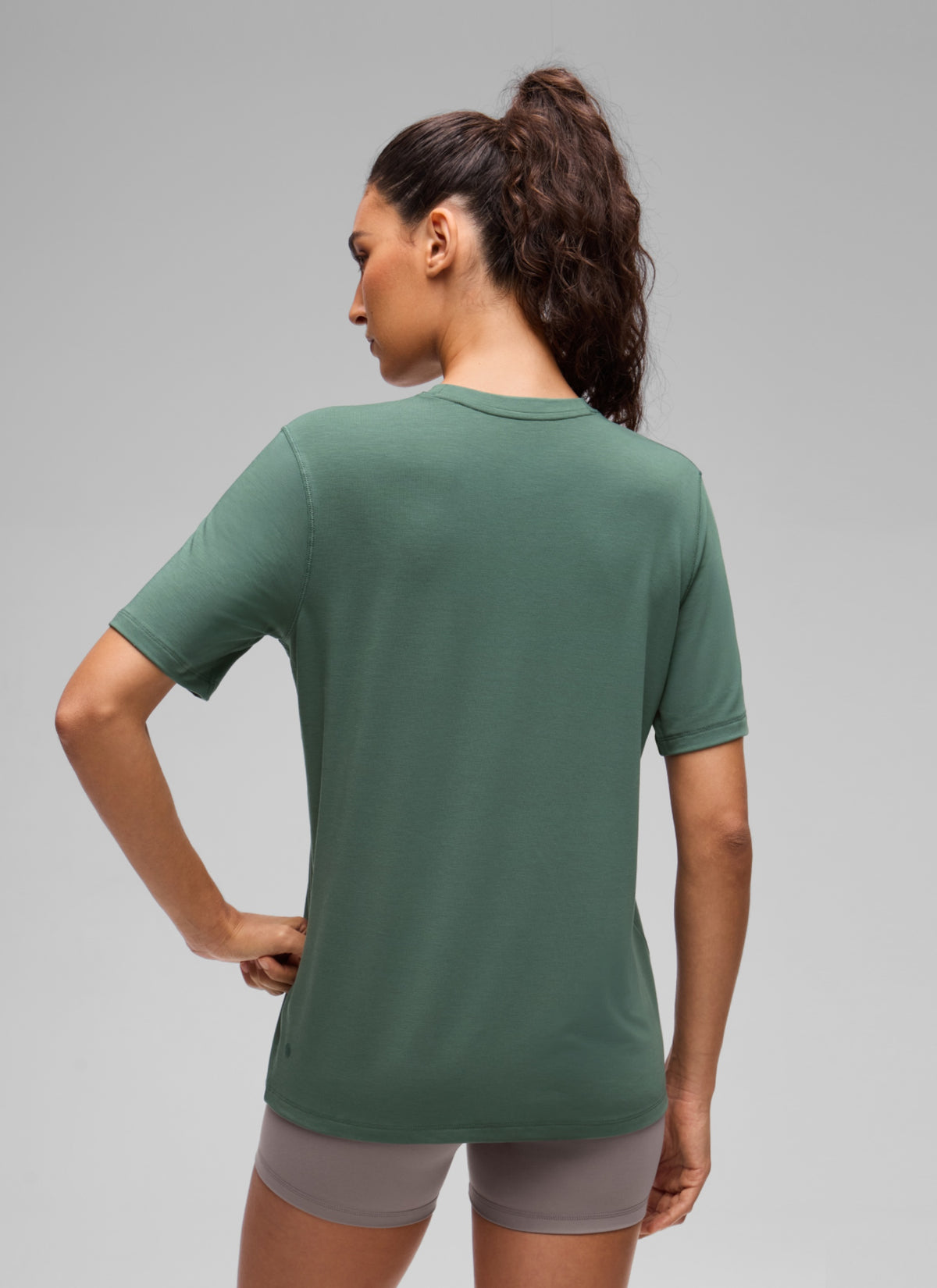 CRZ YOGA Women's Quick Dry Crewneck Relaxed Fit Short Sleeve Graphite Green @model_info:V