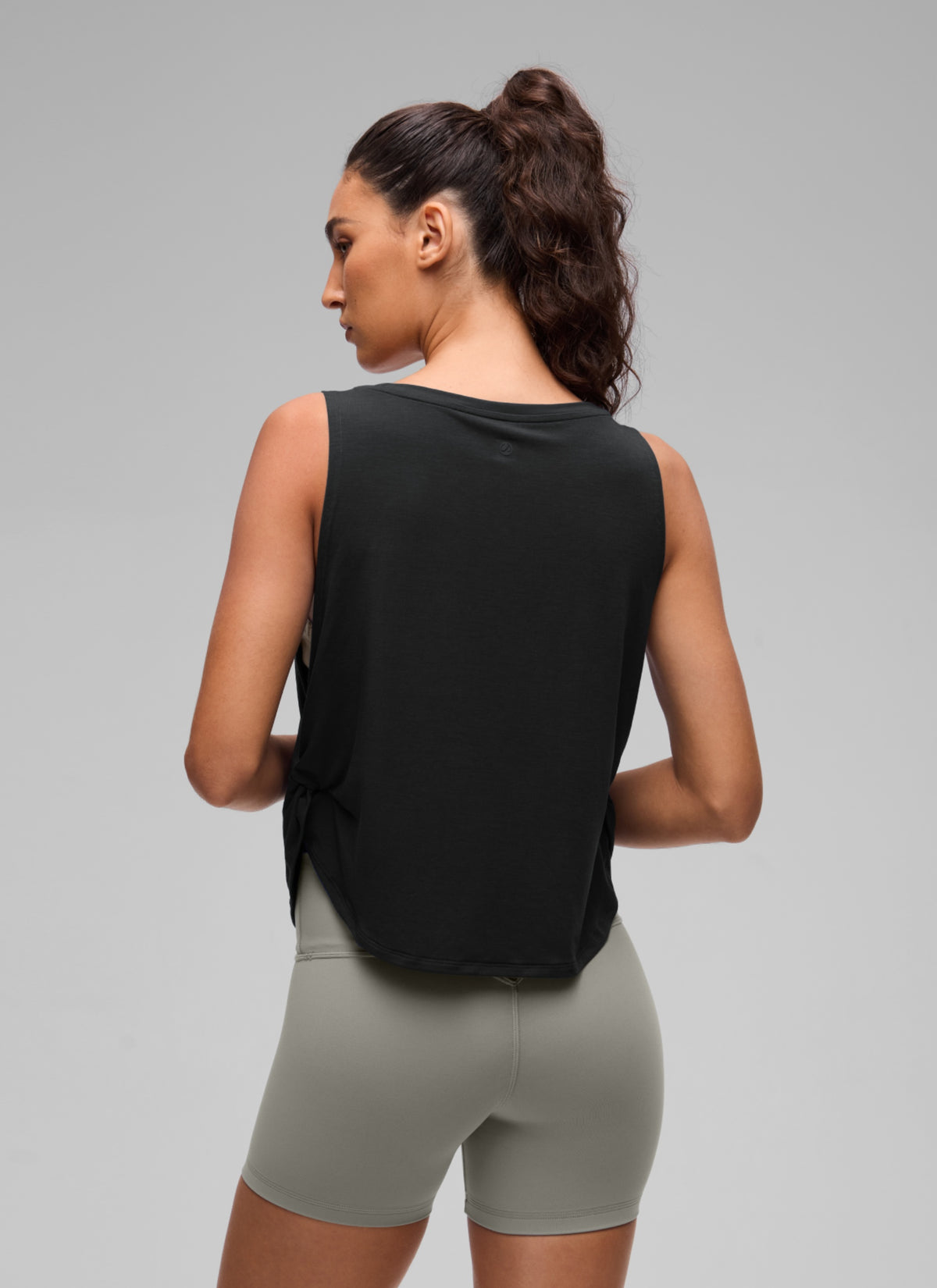 CRZ YOGA Women's Workout Quick Dry Crewneck Waist Length Relaxed Fit Tank Black @model_info:V
