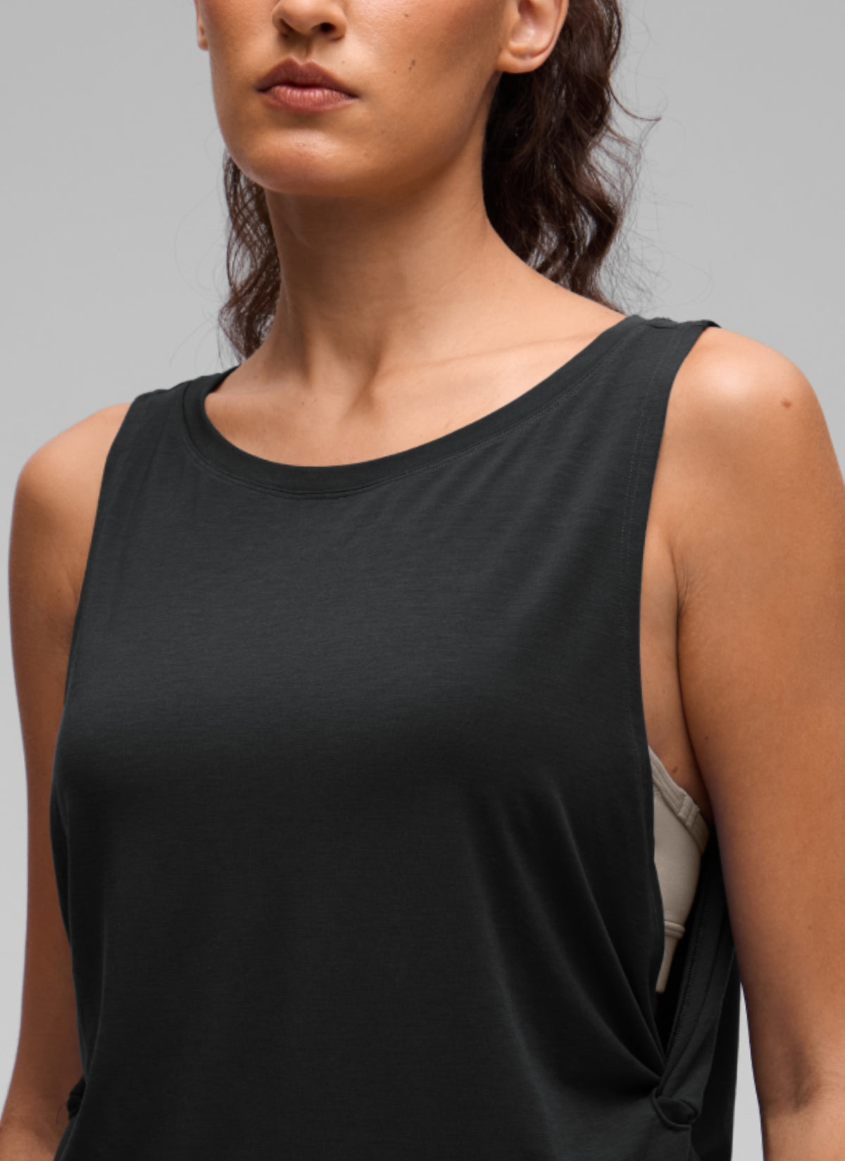 CRZ YOGA Women's Workout Quick Dry Crewneck Waist Length Relaxed Fit Tank Black @model_info:V