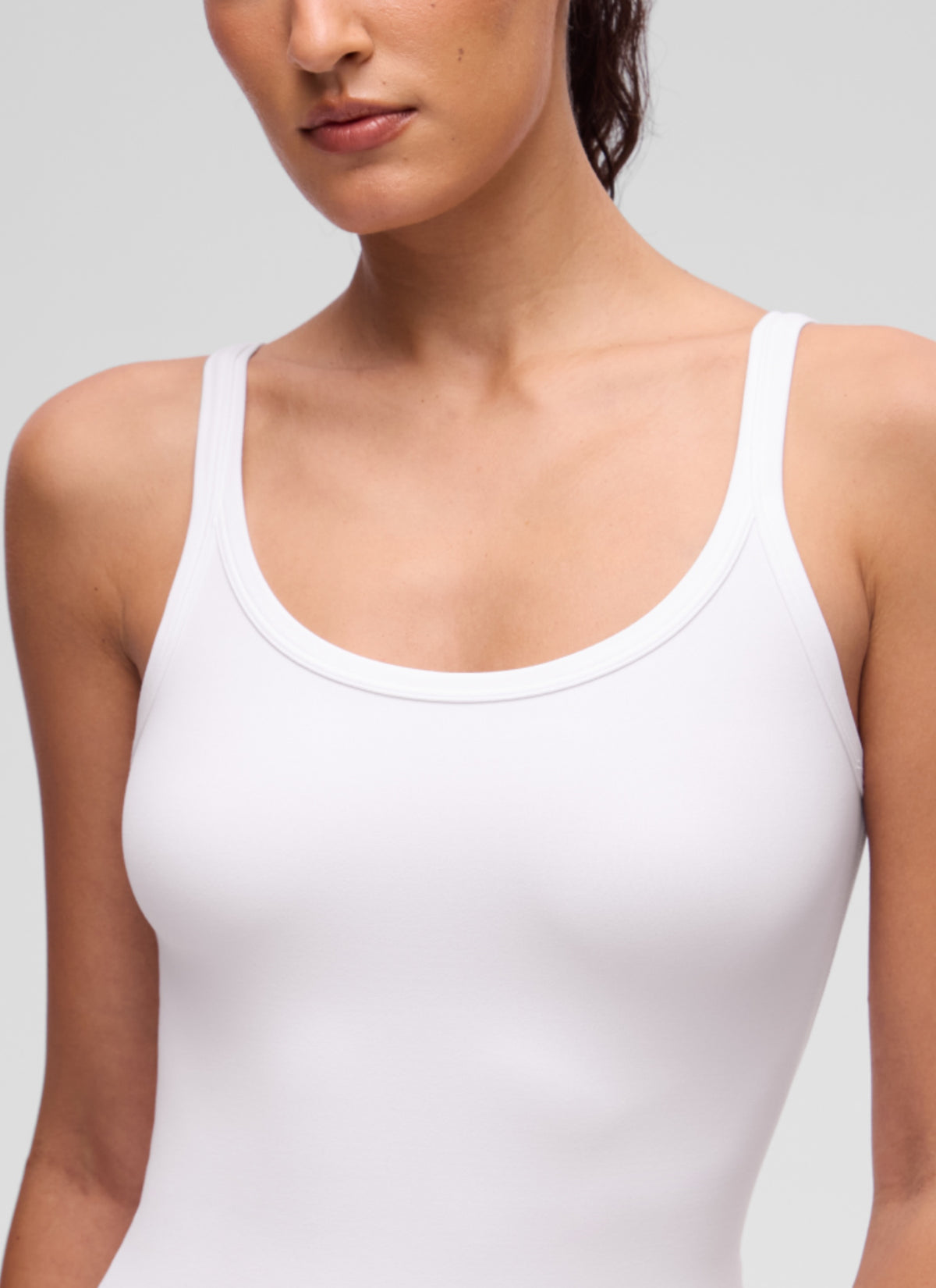 CRZ YOGA Women's Butterluxe Yoga Waist Length U Back Cami Tank White @model_info:V