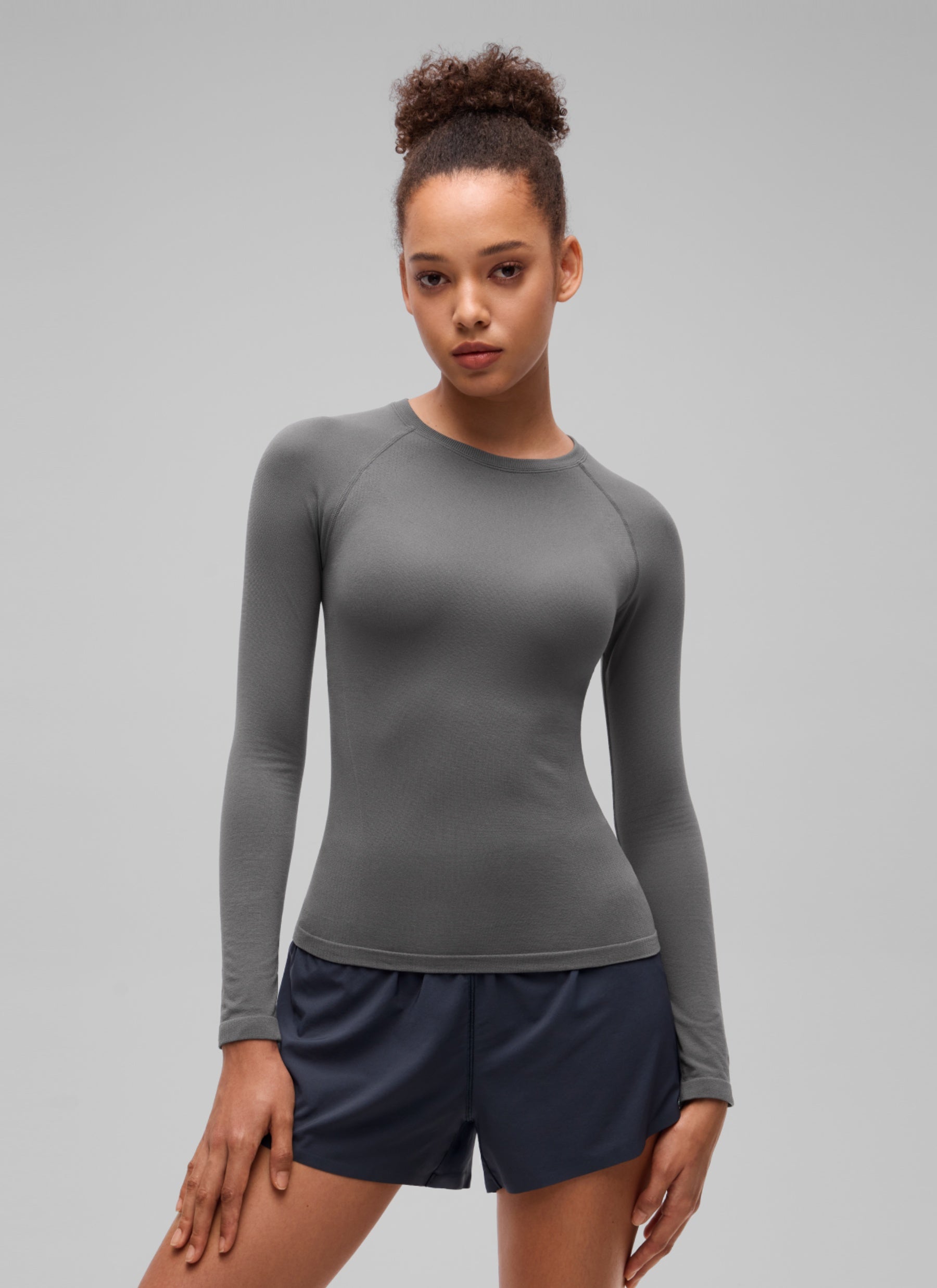 CRZ YOGA Women's Flex Seamless Fitted Workout Hip Length Long Sleeve Ash Grey @model_info:B