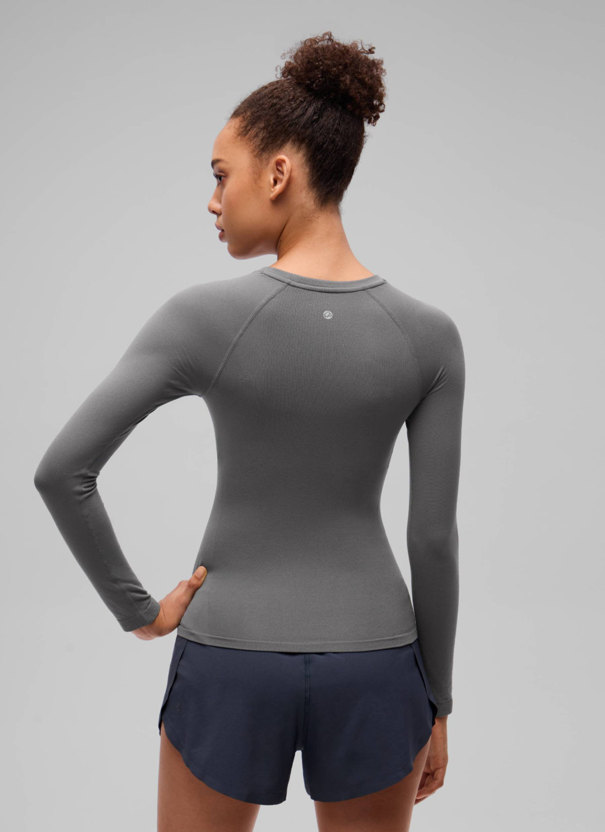 CRZ YOGA Women's Flex Seamless Fitted Workout Hip Length Long Sleeve Ash Grey @model_info:B