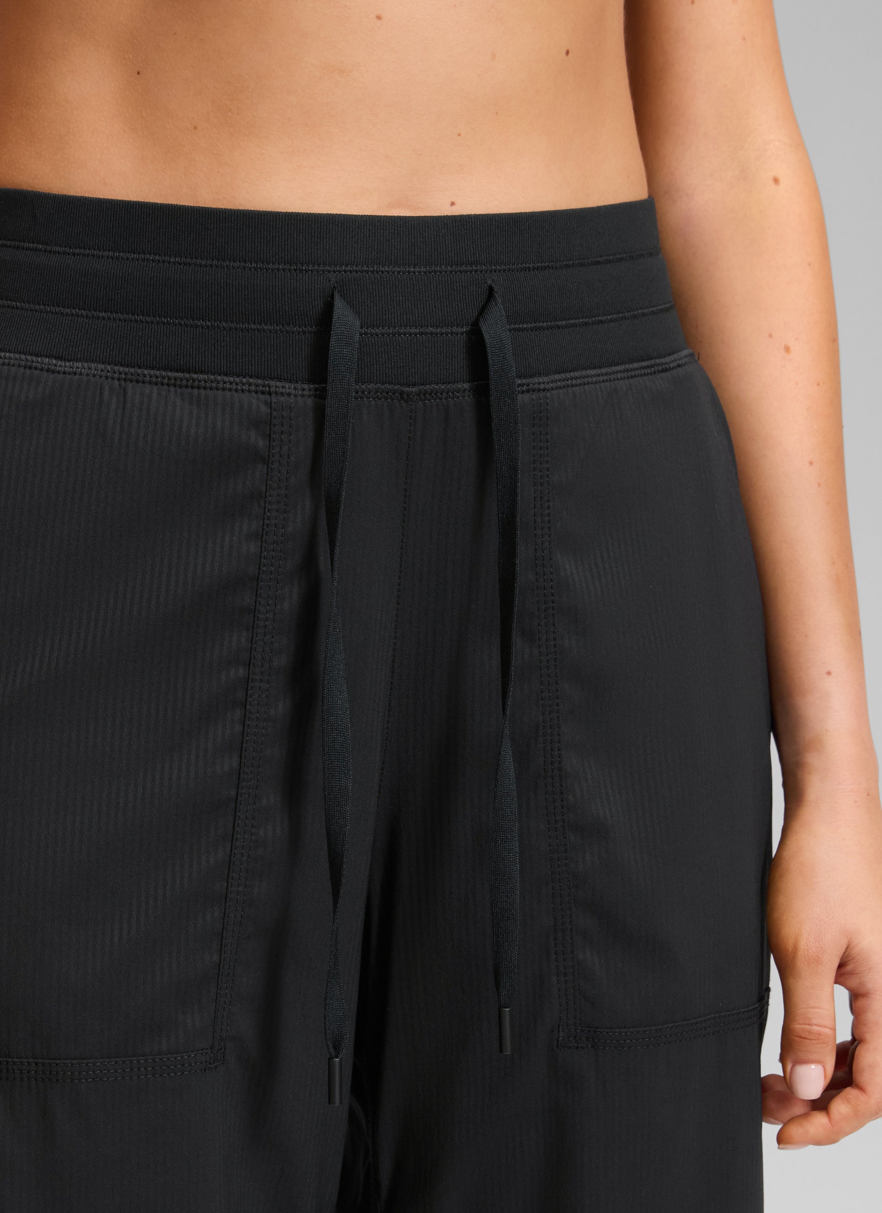 CRZ YOGA Women's Lightweight Drawstring Pocket Straight Leg Pant 24 Black @model_info:K