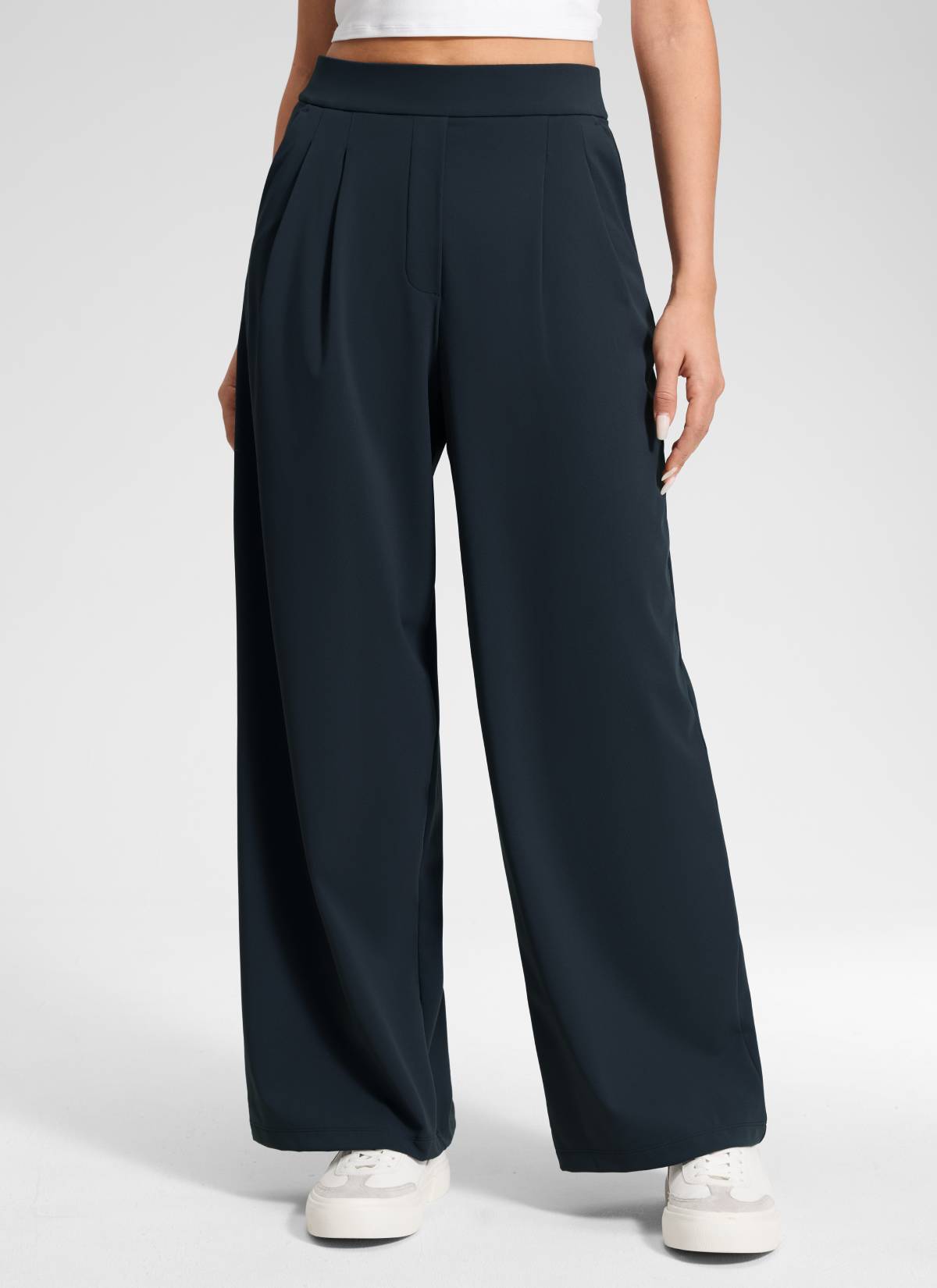 CRZ YOGA Women's Business High Rise Pocket Wide Leg Pleated Pants True Navy @model_info:Anano