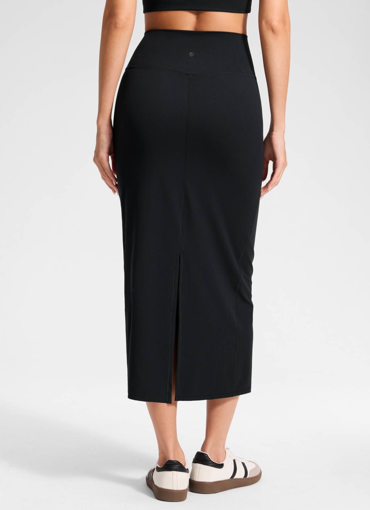 CRZ YOGA Women's Butterlift High Rise Slim Fit Maxi Pencil Skirt Black @model_info:Anna