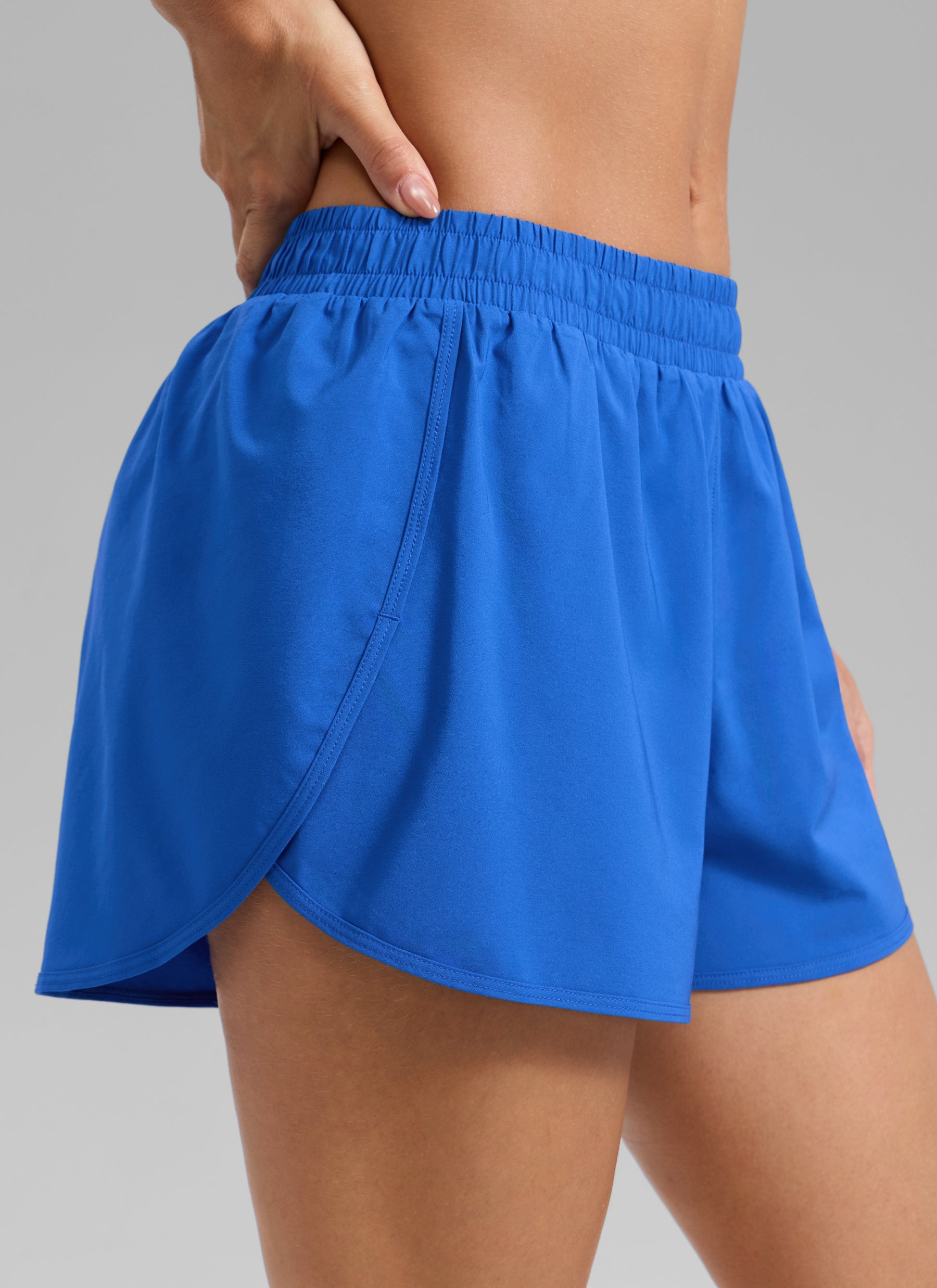 CRZ YOGA Women's Feathery-Fit Soft Workout Mid Rise Split Shorts 2.5'' Sparkle Blue @model_info:A