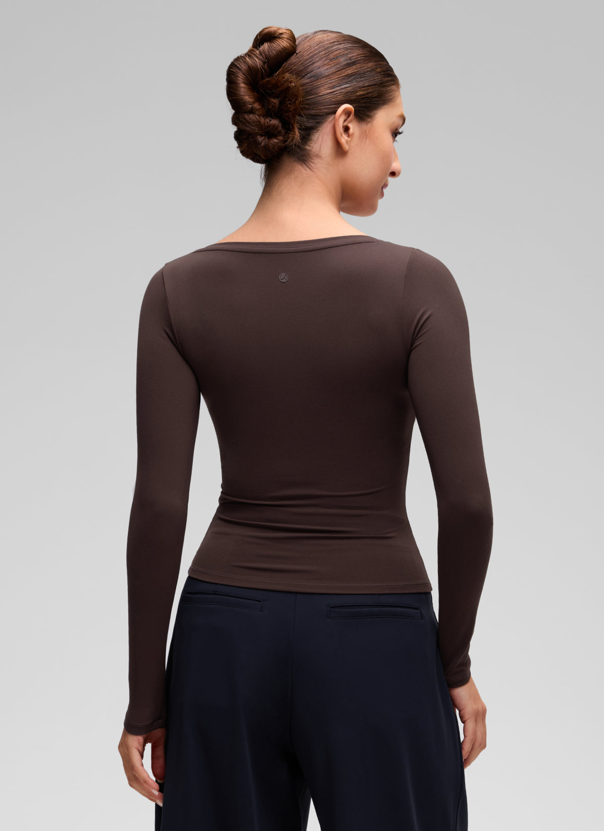 CRZ YOGA Women's Softembrace Casual V Neck Waist Length Long Sleeve Hot Fudge Brown @model_info:Inga