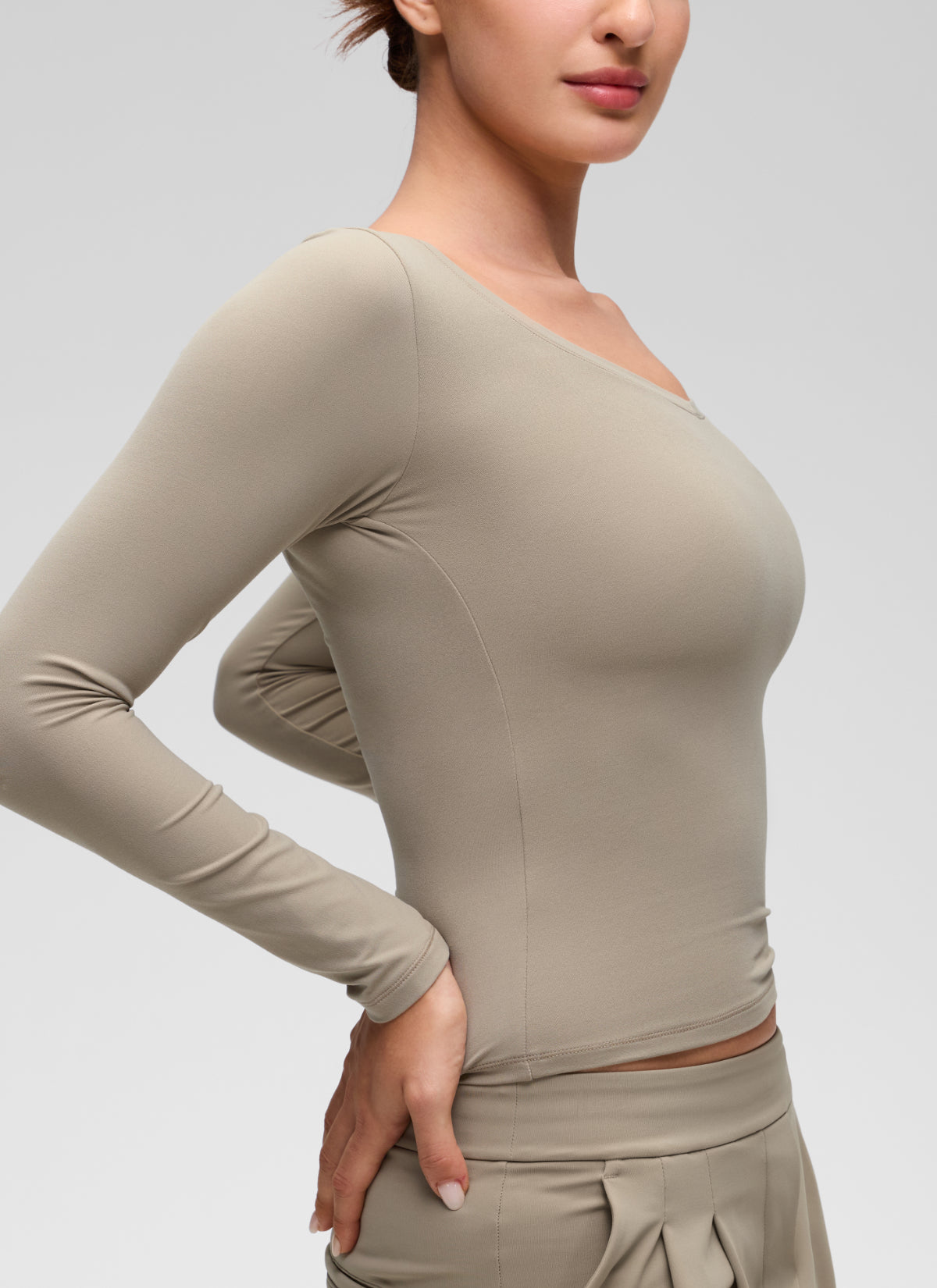 CRZ YOGA Women's Softembrace Casual V Neck Waist Length Long Sleeve Oak @model_info:Inga
