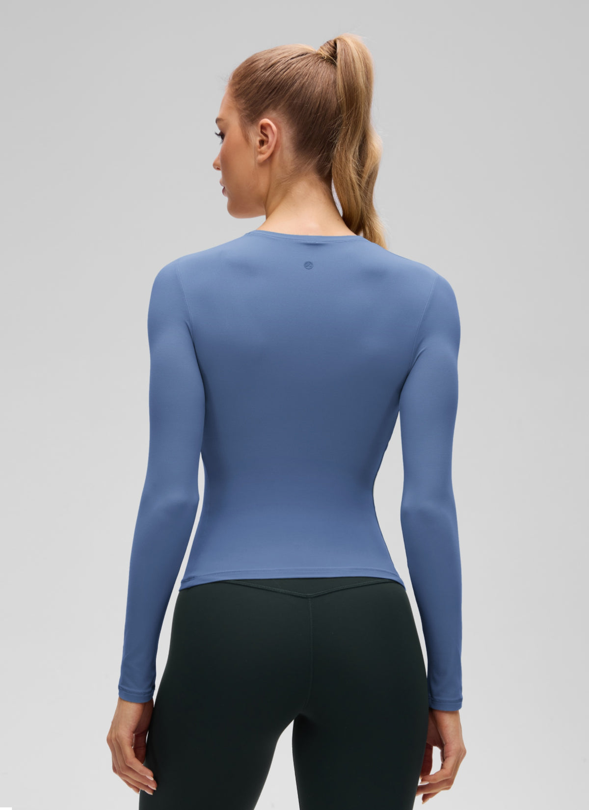 CRZ YOGA Women's Crew Neck Tight Fit Long Sleeve Shirts Casual Tee Oasis Blue @model_info:A