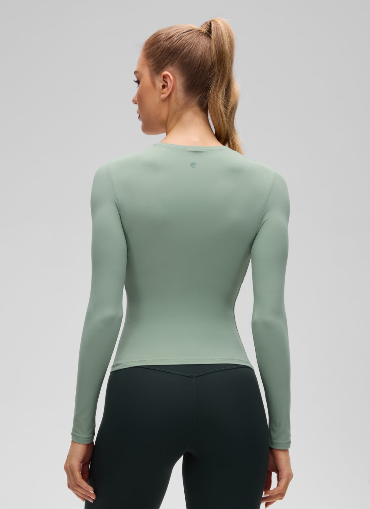 CRZ YOGA Women's Crew Neck Tight Fit Long Sleeve Shirts Casual Tee Green Palm Court @model_info:A