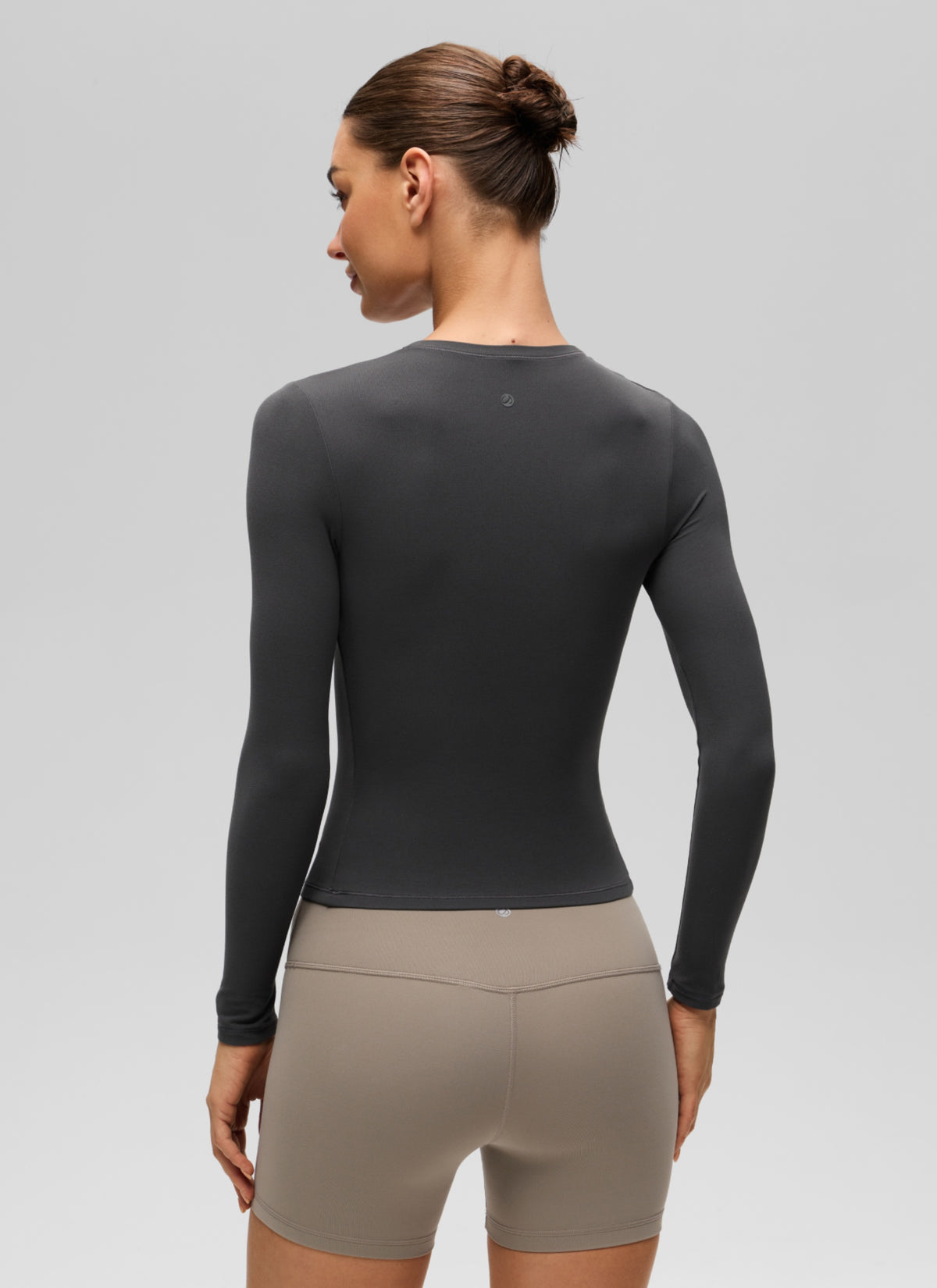 CRZ YOGA Women's Crew Neck Tight Fit Long Sleeve Shirts Casual Tee Mysterious Grey @model_info:K